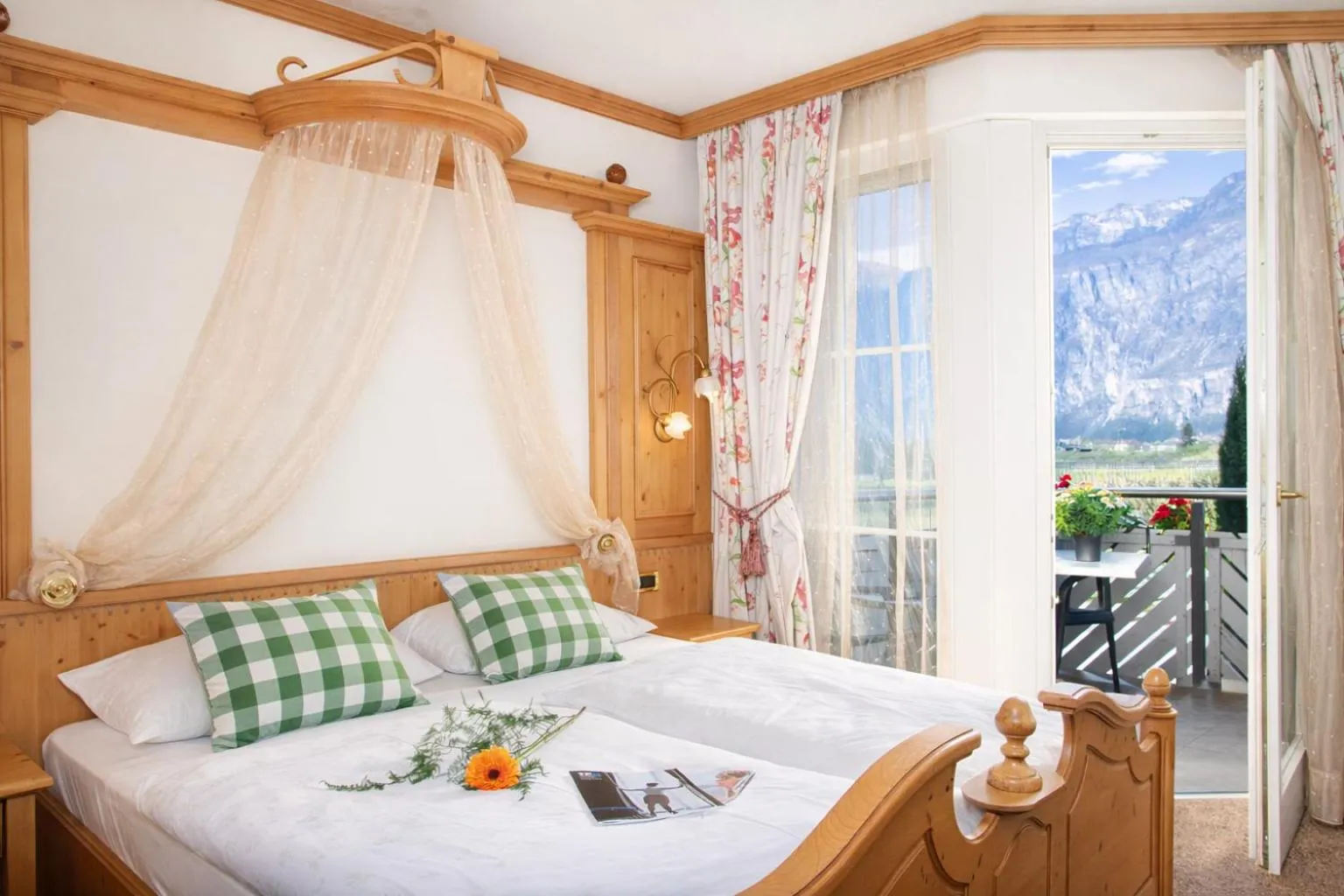 Bed in Hotel Comfort Erica Dolomiti Val d'Adige