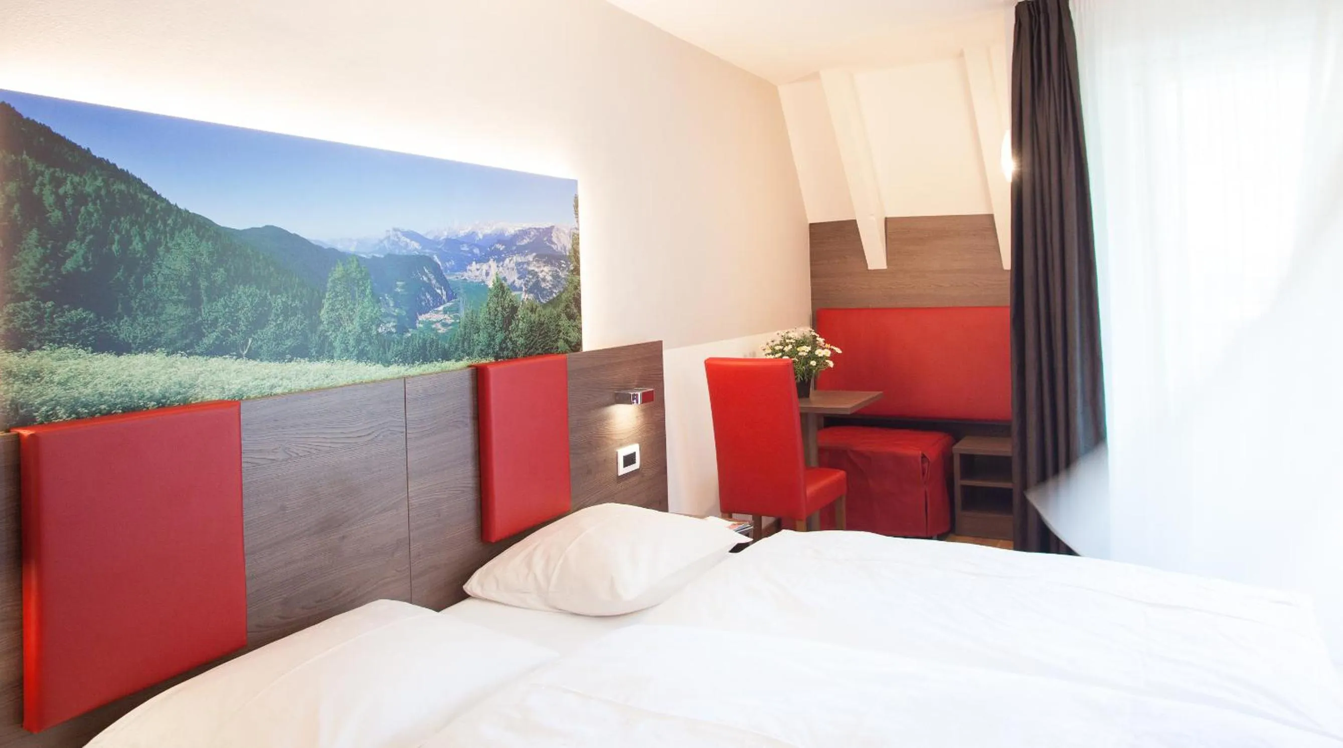 Photo of the whole room, Bed in Hotel Comfort Erica Dolomiti Val d'Adige