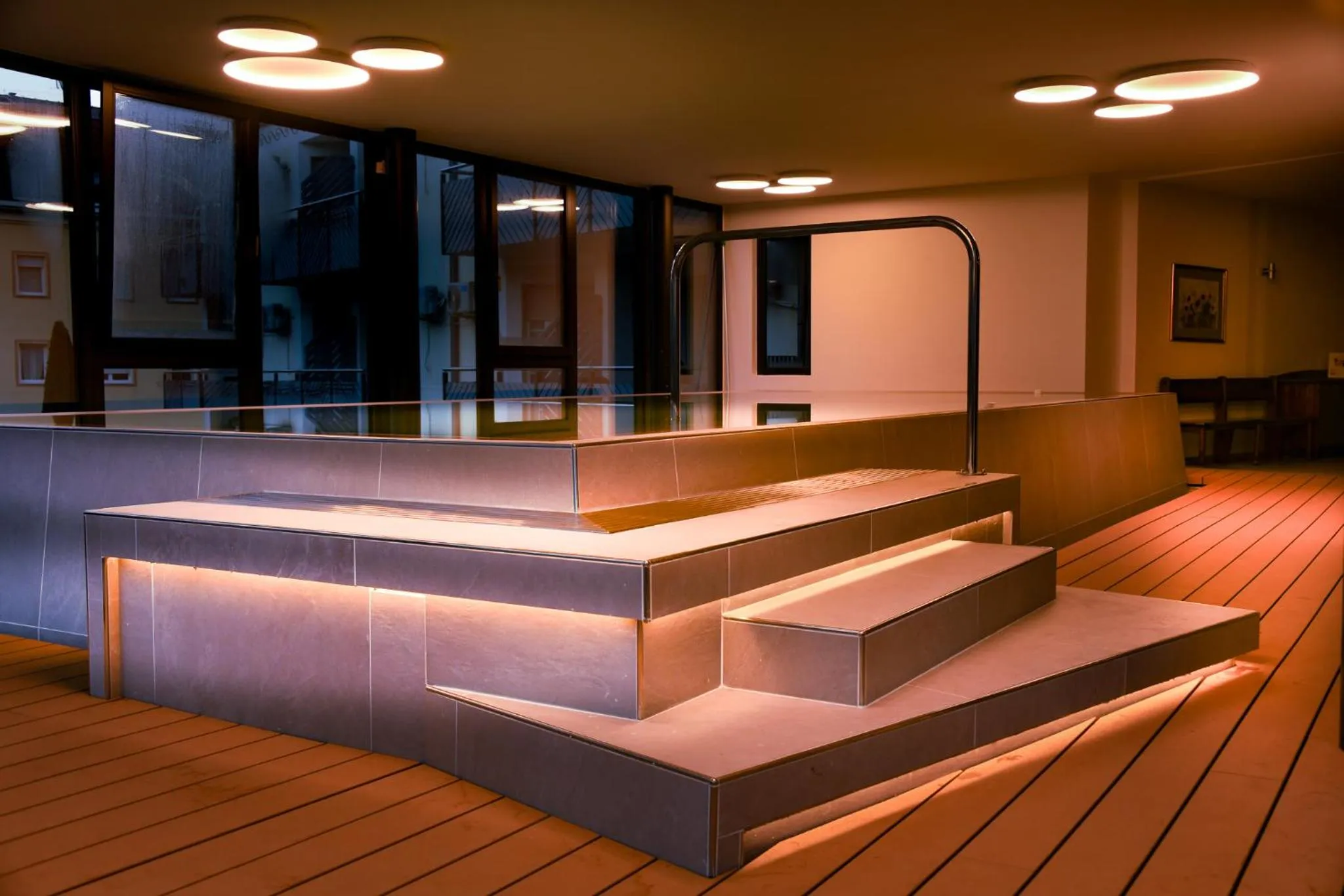 Swimming pool in Hotel Comfort Erica Dolomiti Val d'Adige