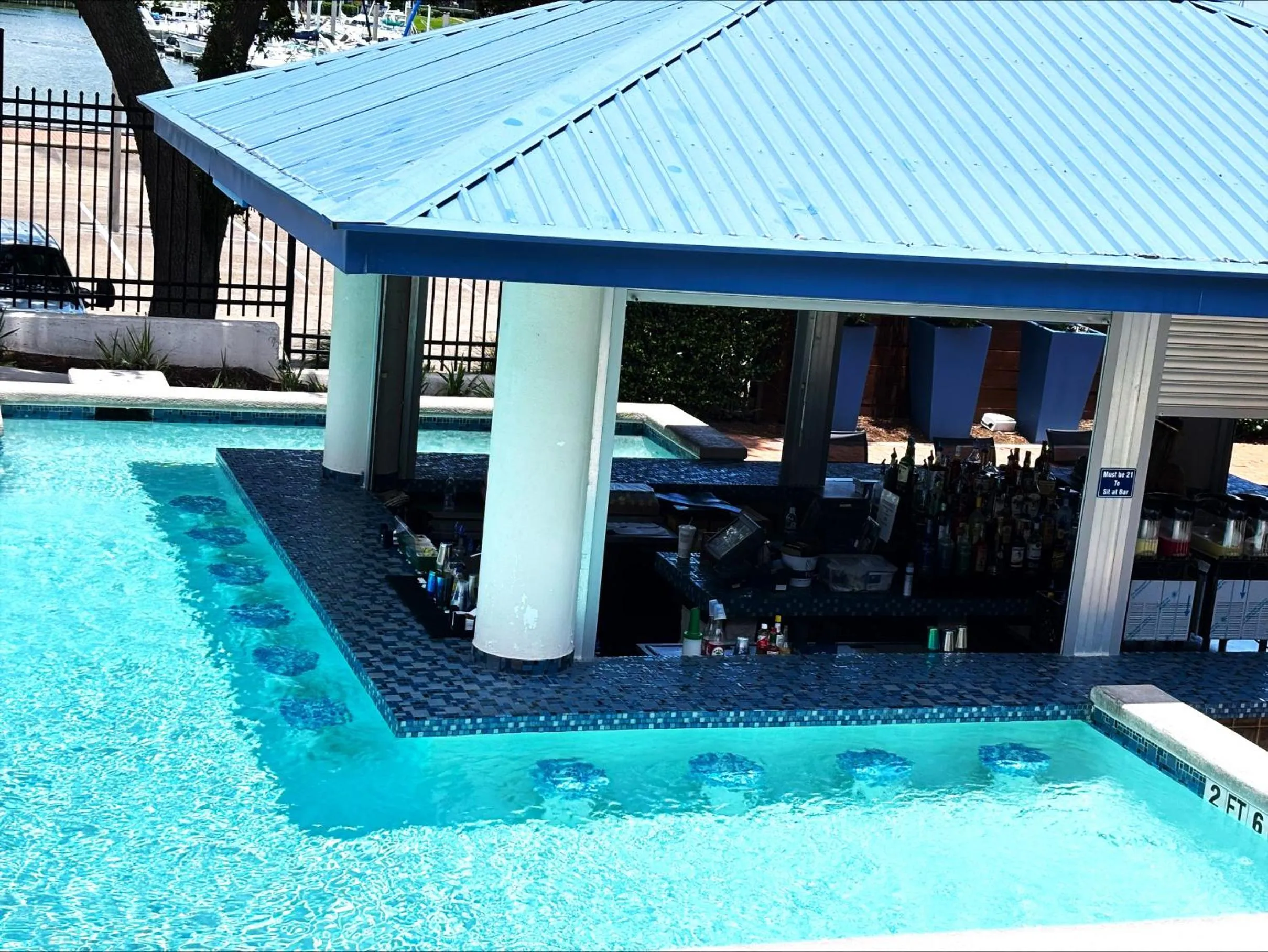 Swimming pool in South Shore Harbour Resort and Conference Center