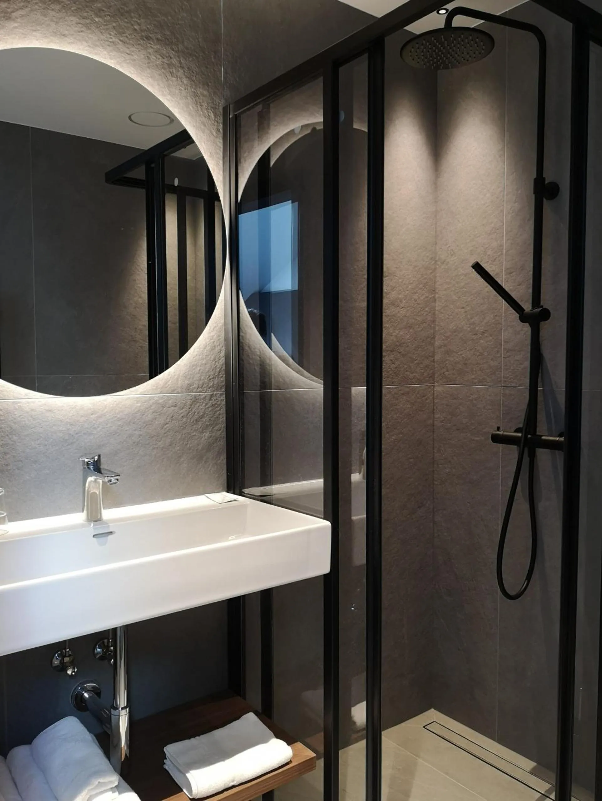 Shower in Pan Tadeusz