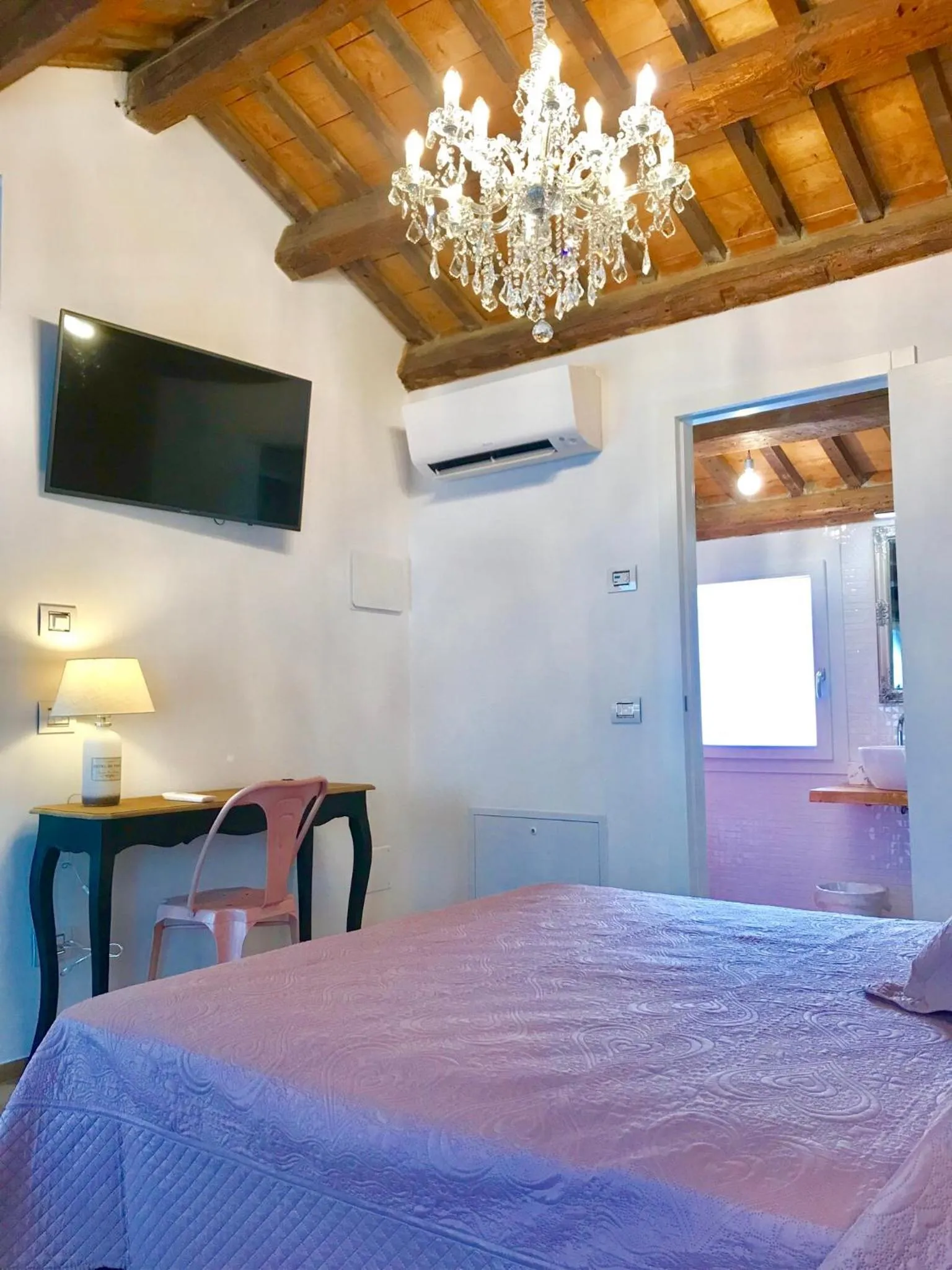 Bed in Barbara’s rooms