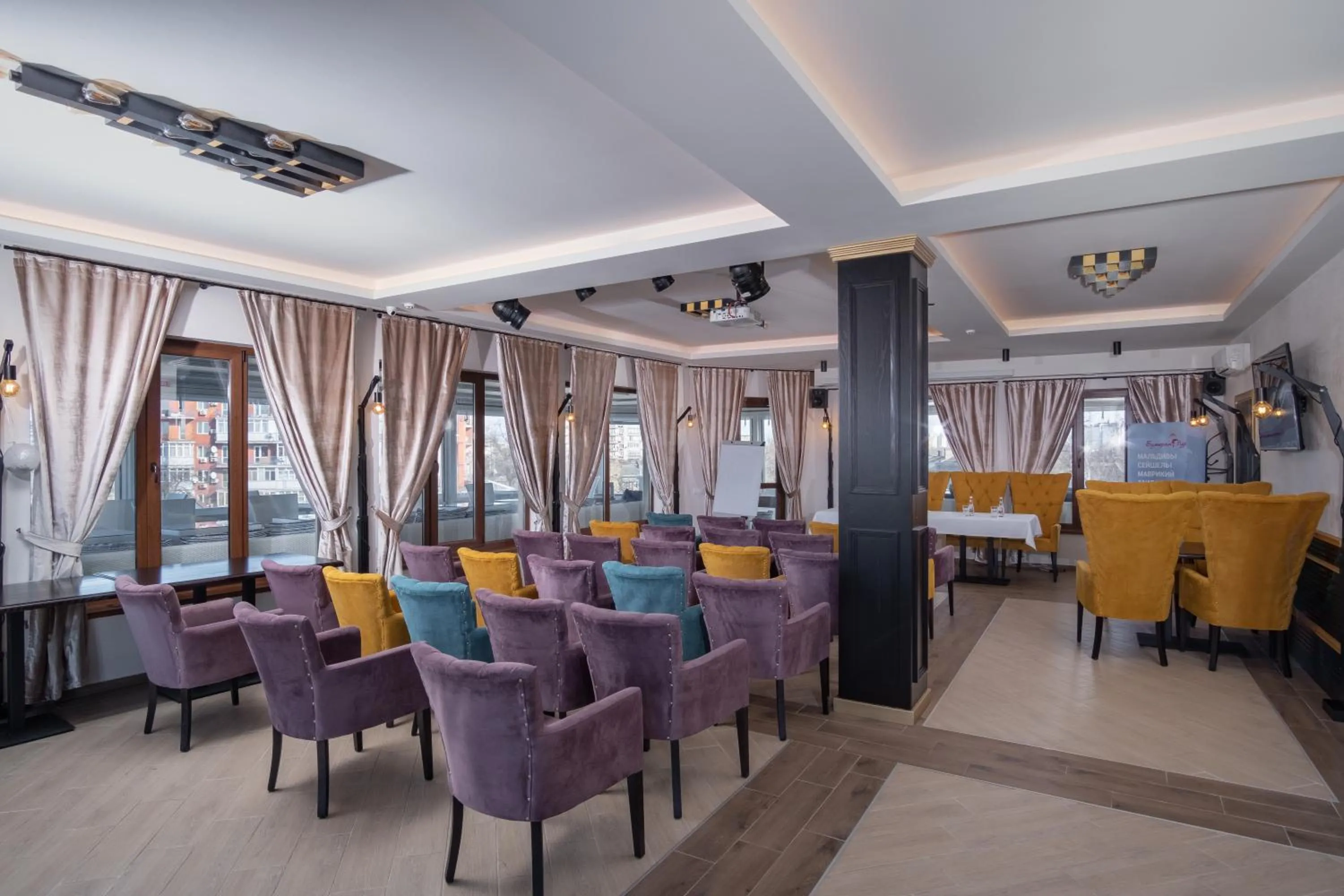 Meeting/conference room in Boomerang Boutique Hotel