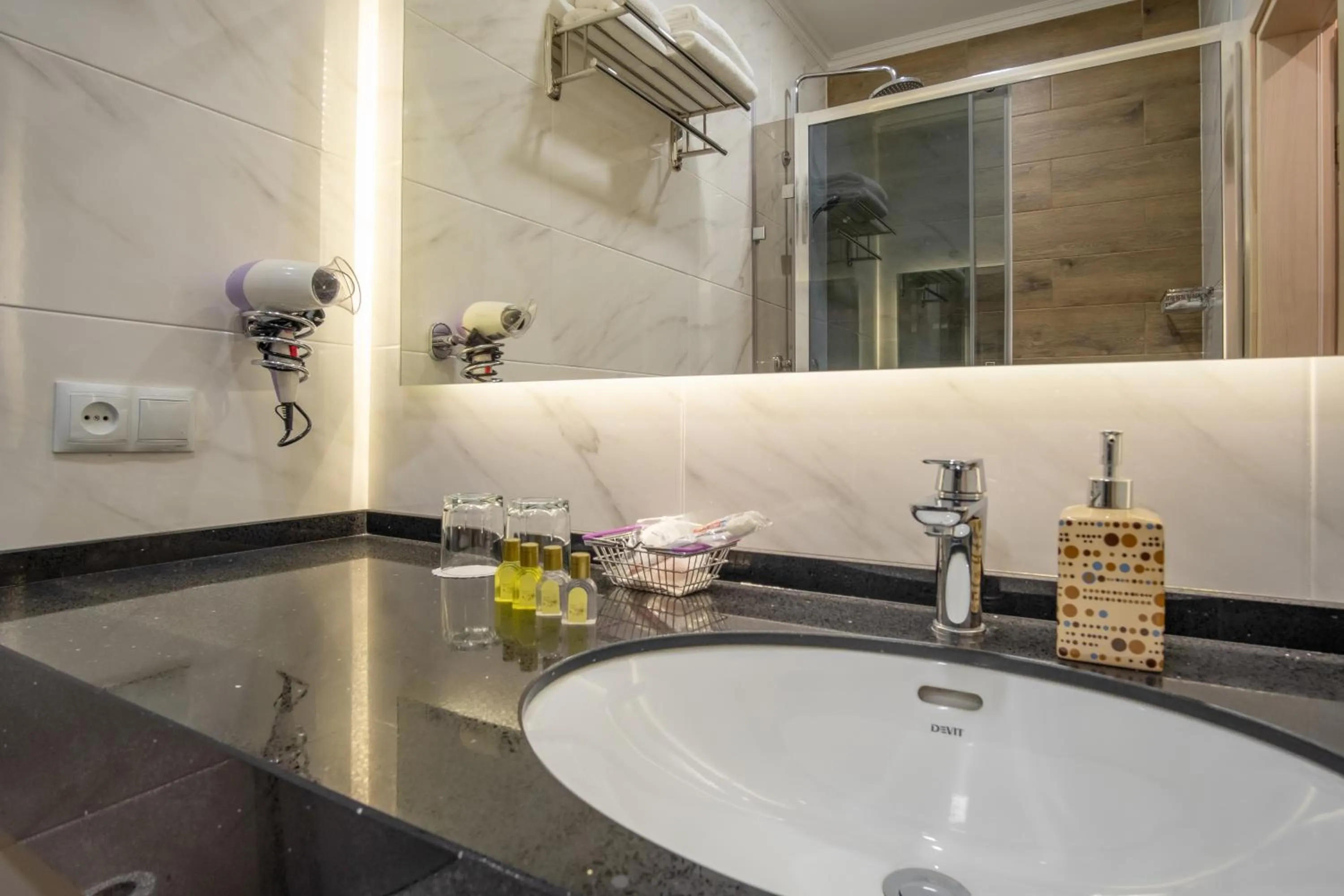 Bath in Boomerang Boutique Hotel