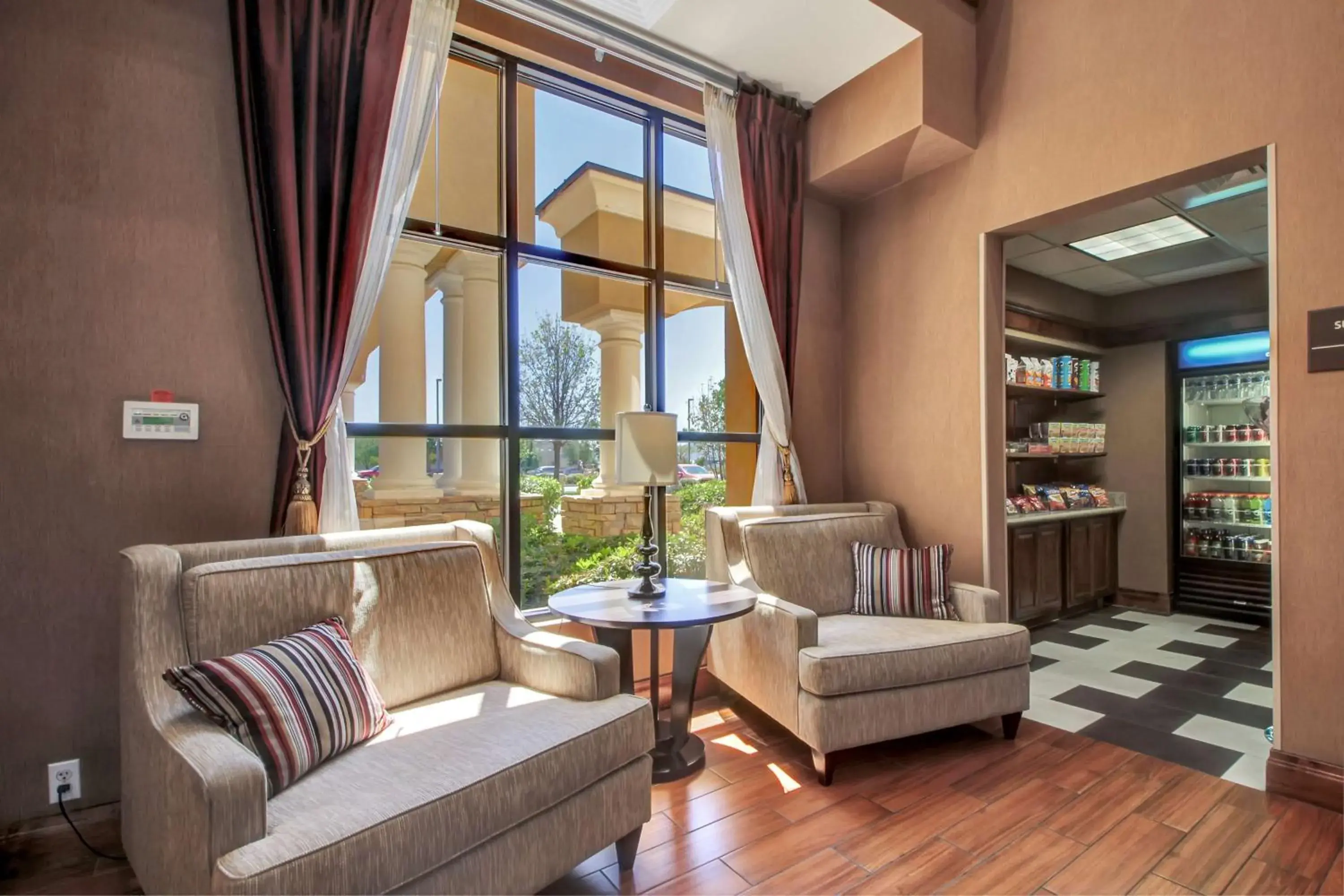 Lobby or reception in Hampton Inn & Suites by Hilton Hemet Menifee Murrieta Lobby or reception in Hampton Inn & Suites by Hilton Hemet Menifee Murrieta