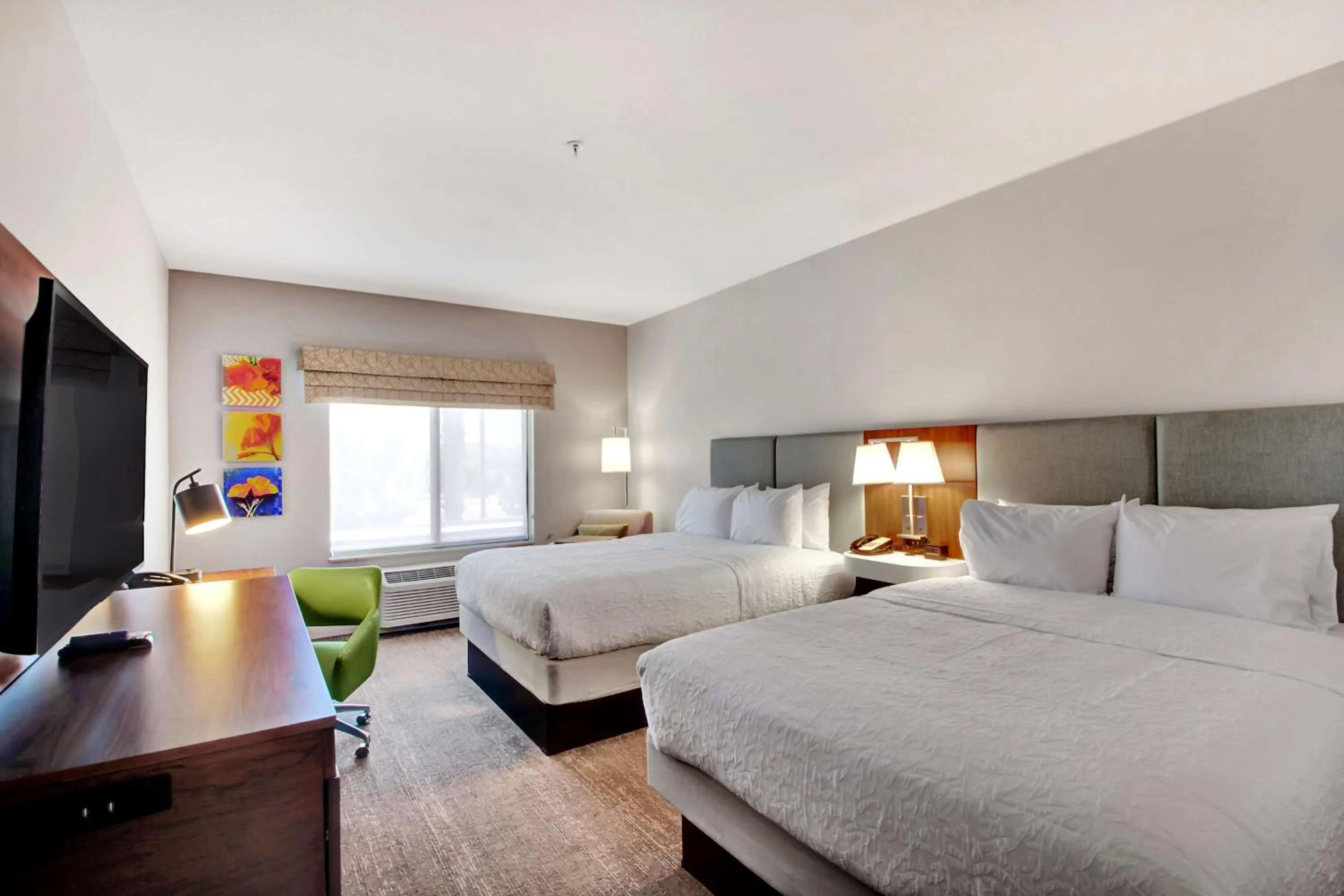 Bed in Hampton Inn & Suites by Hilton Hemet Menifee Murrieta