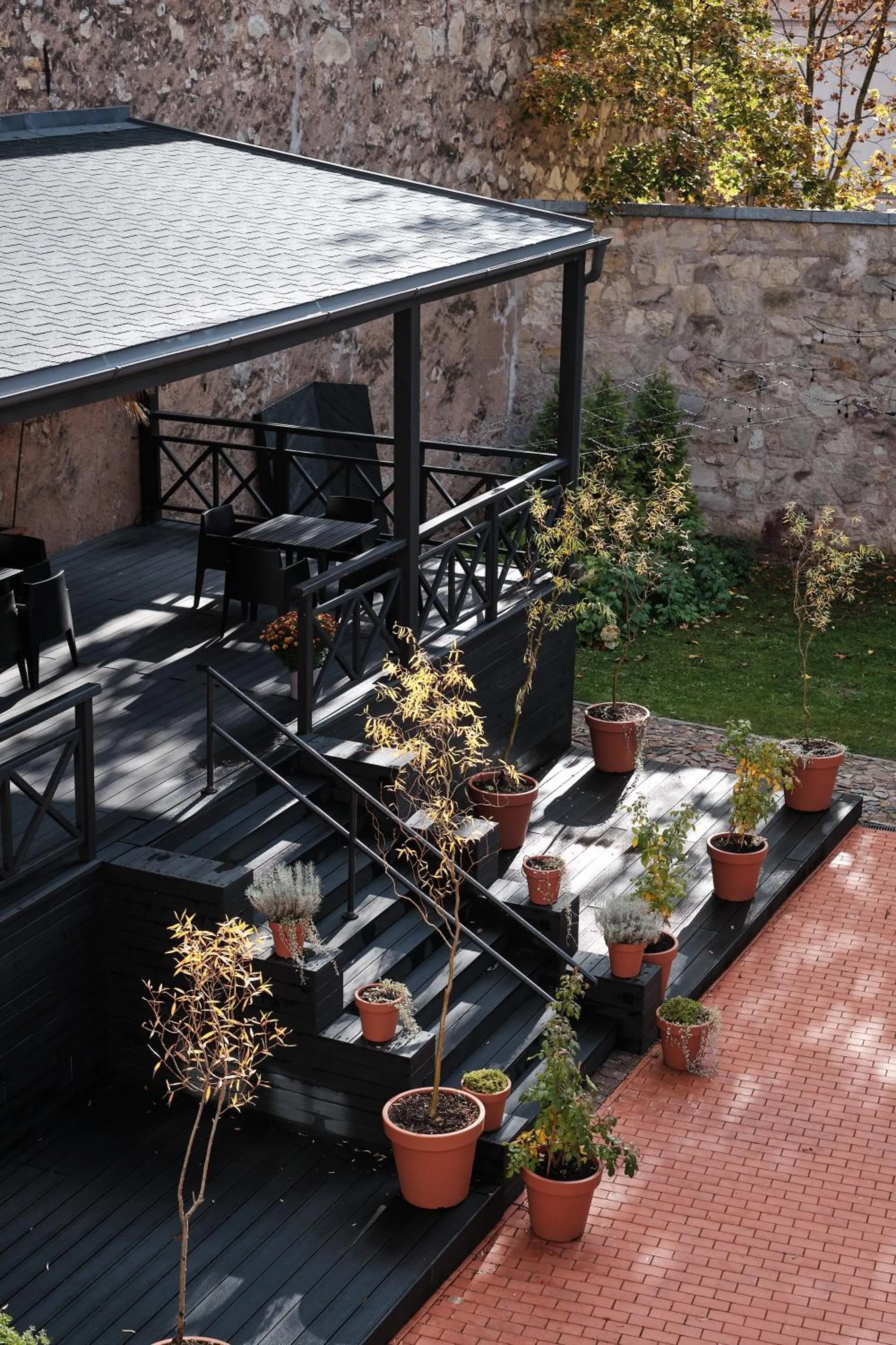 Patio in Vanadziņa māja