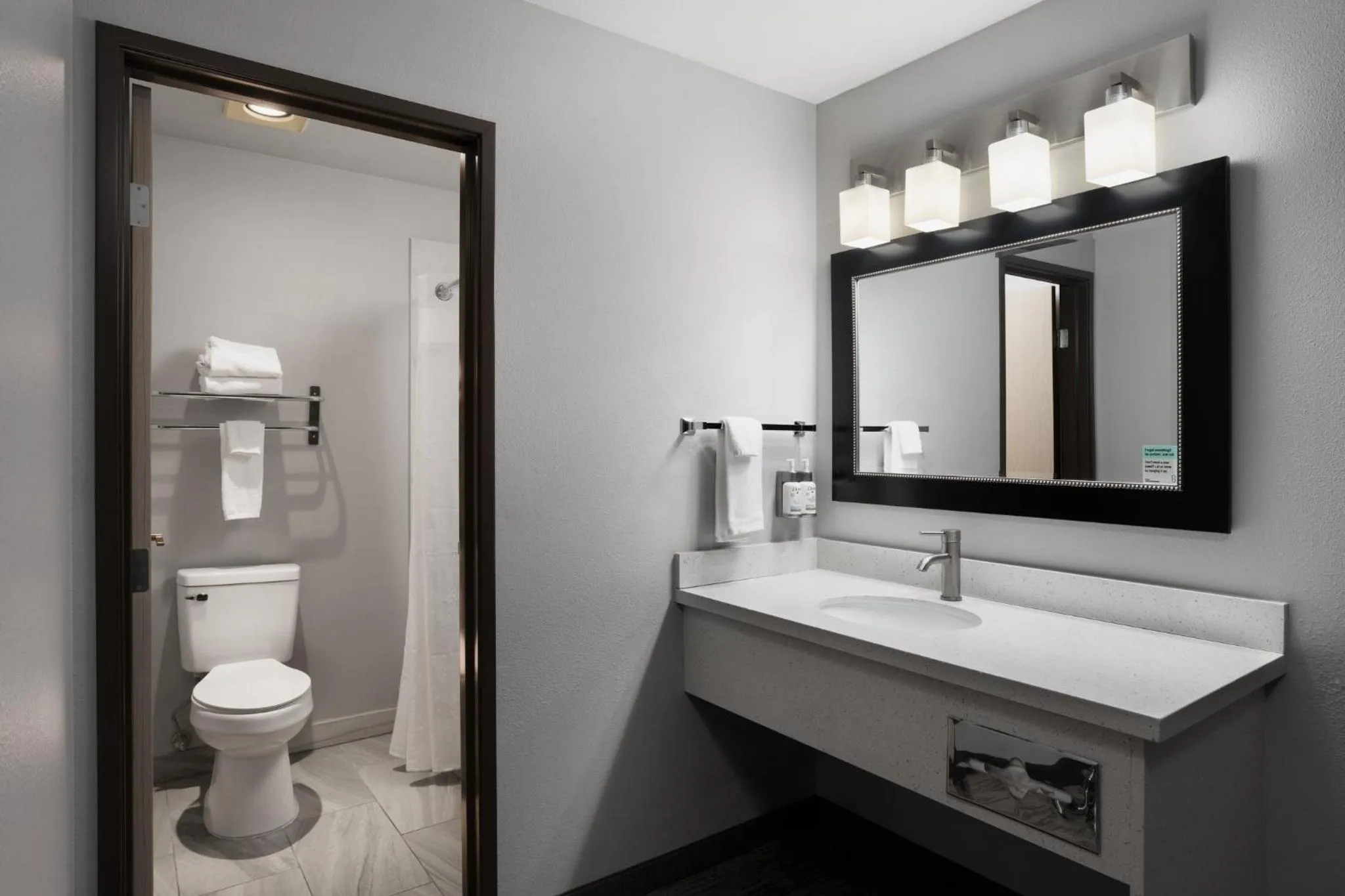 Bathroom in Red Lion Inn & Suites Auburn/Seattle