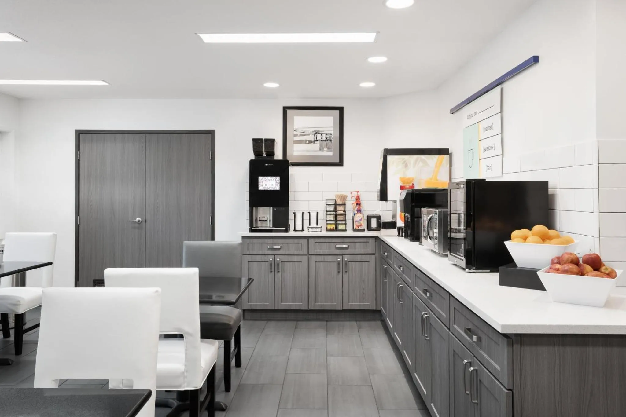 Breakfast in Red Lion Inn & Suites Auburn/Seattle