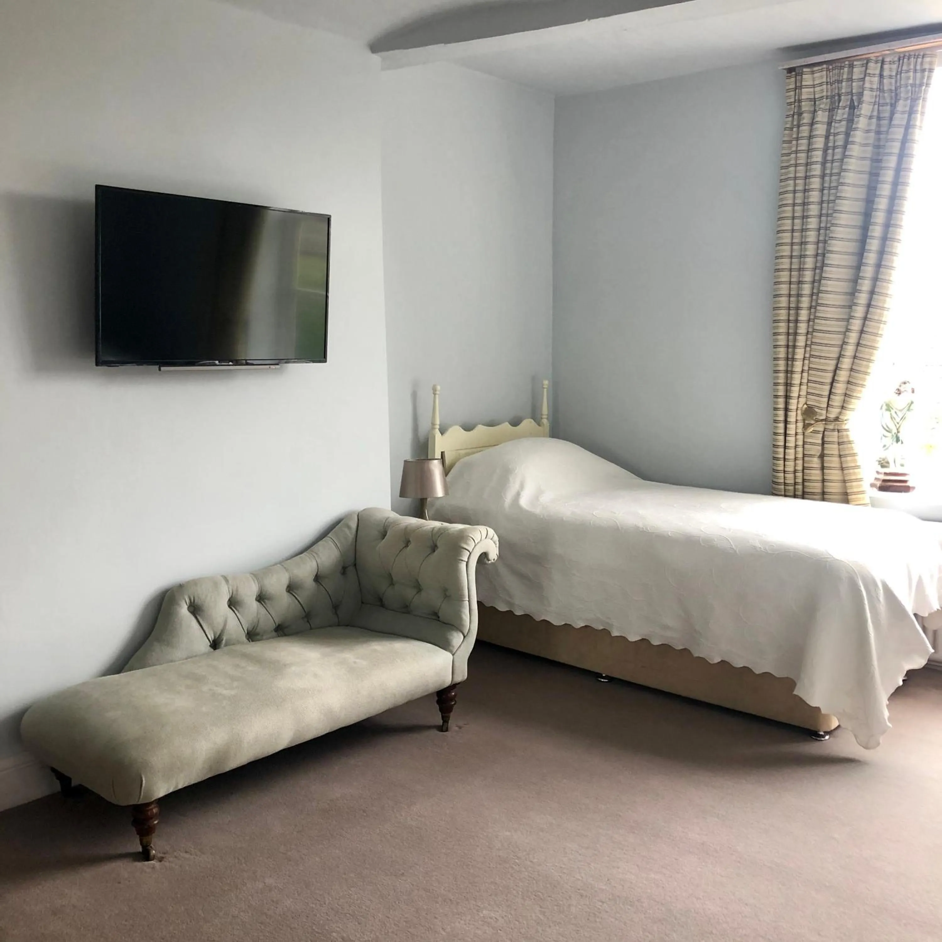 Photo of the whole room, Bed in Pickmere Country House