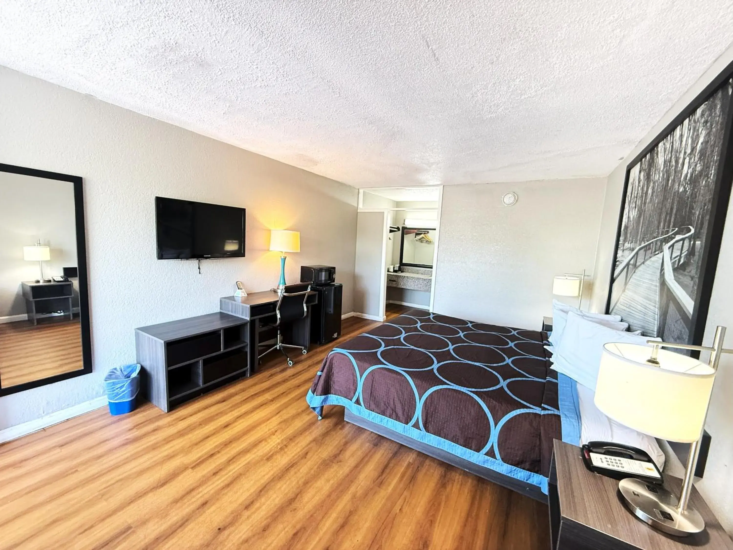 Bed in Super 8 by Wyndham Hardeeville - Savannah North Bed in Super 8 by Wyndham Hardeeville - Savannah North