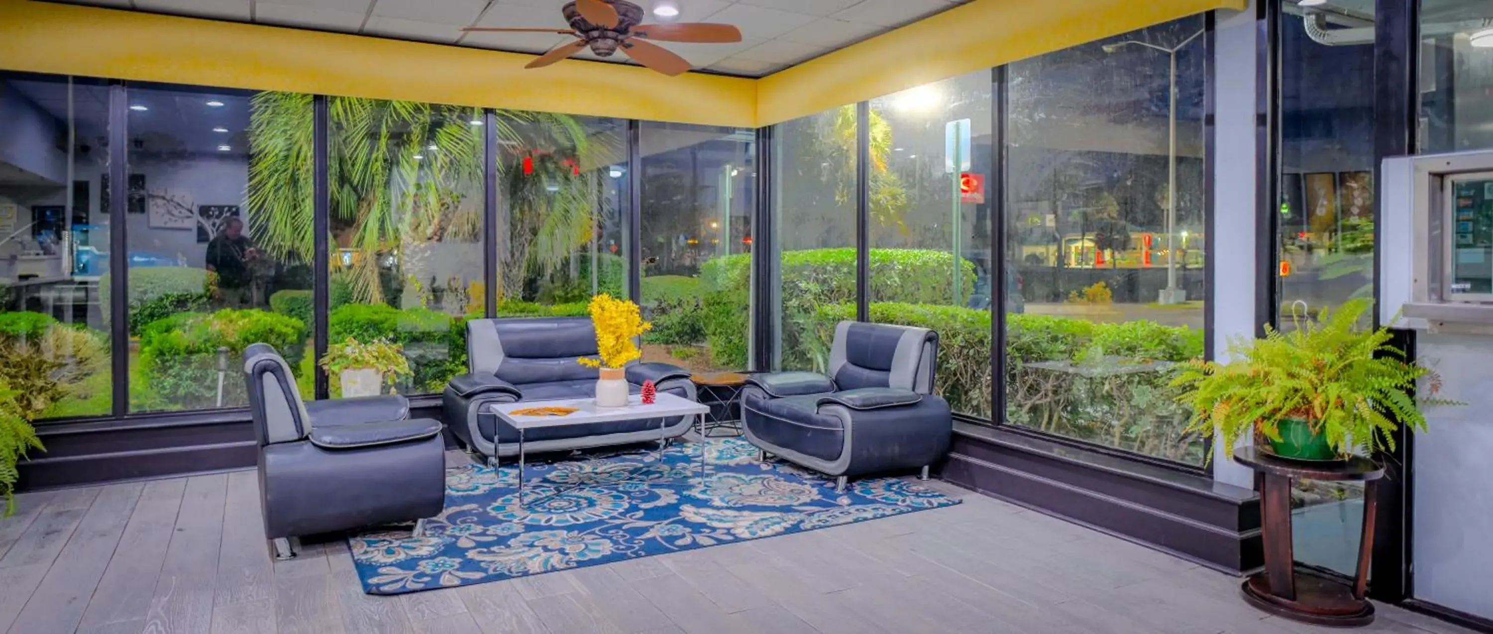 Lobby or reception in Super 8 by Wyndham Hardeeville - Savannah North Lobby or reception in Super 8 by Wyndham Hardeeville - Savannah North