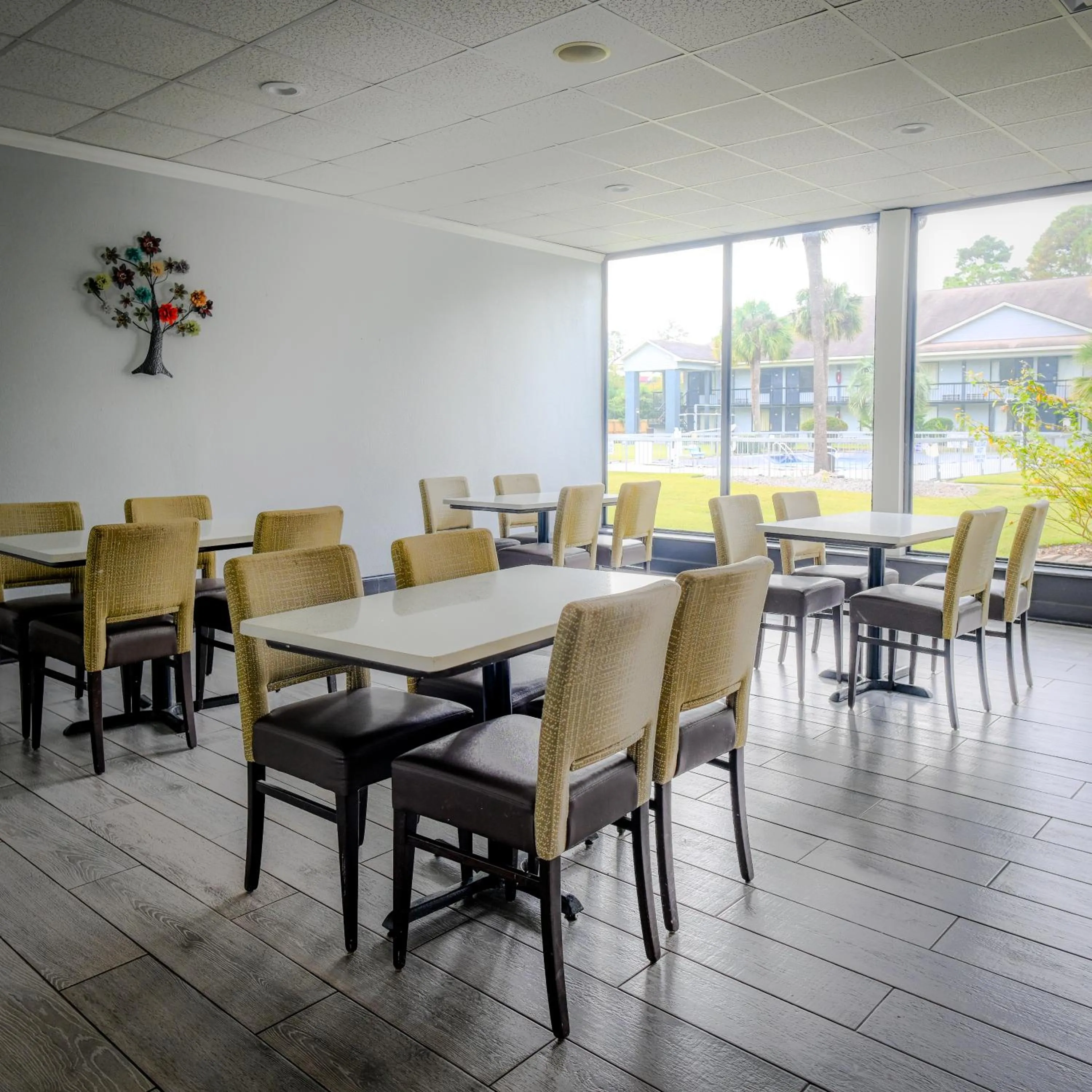 Breakfast in Super 8 by Wyndham Hardeeville - Savannah North