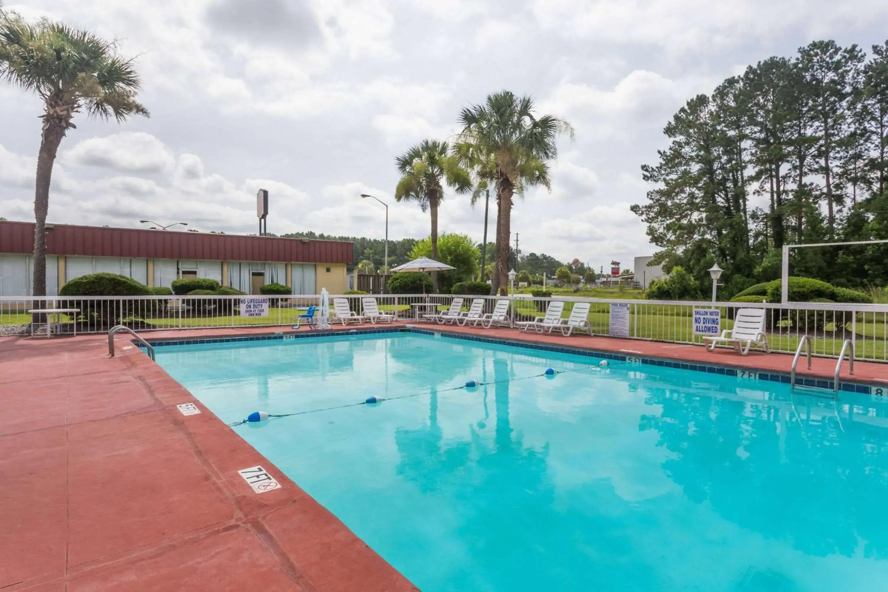 Pool view in Super 8 by Wyndham Hardeeville - Savannah North Pool view in Super 8 by Wyndham Hardeeville - Savannah North