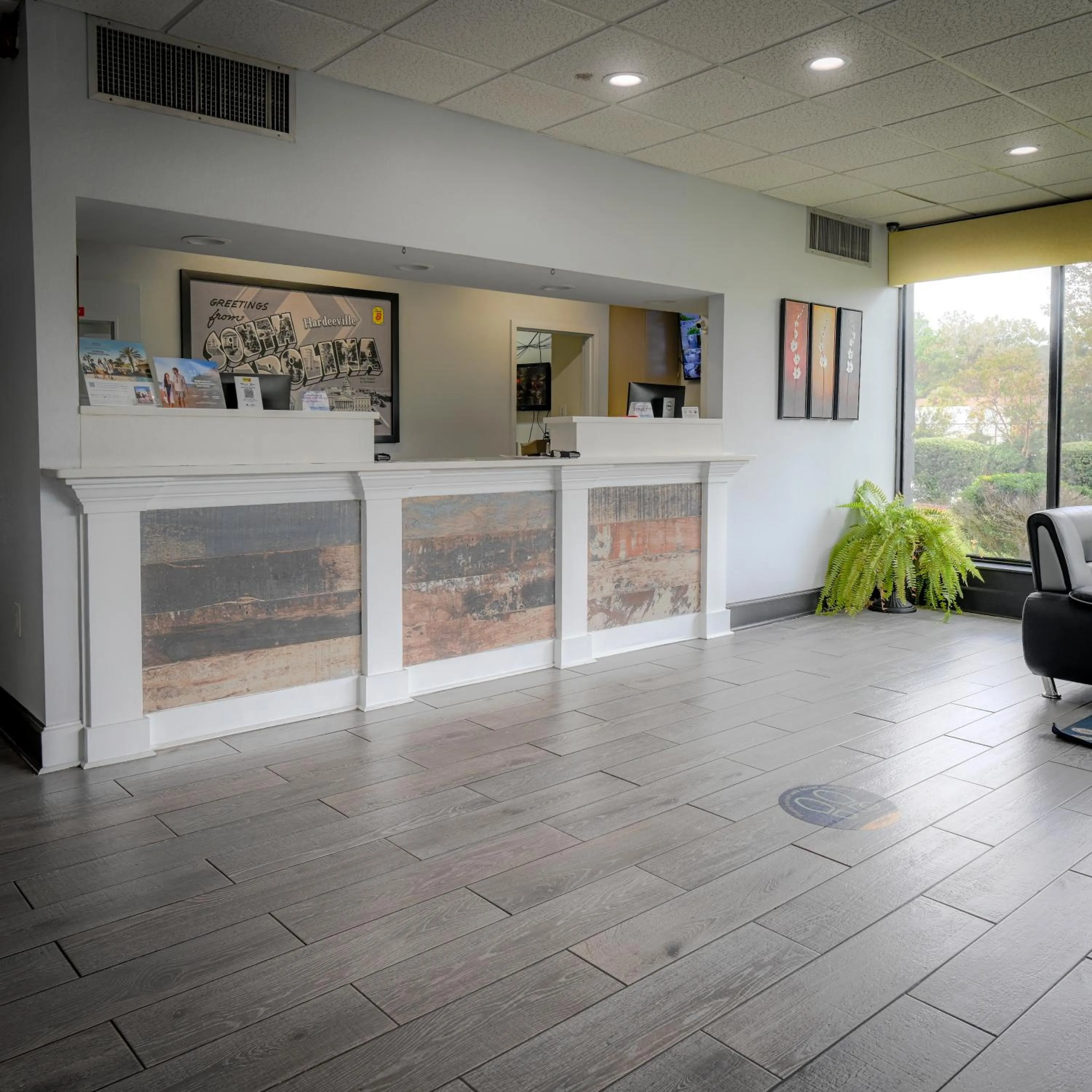 Super 8 by Wyndham Hardeeville - Savannah North