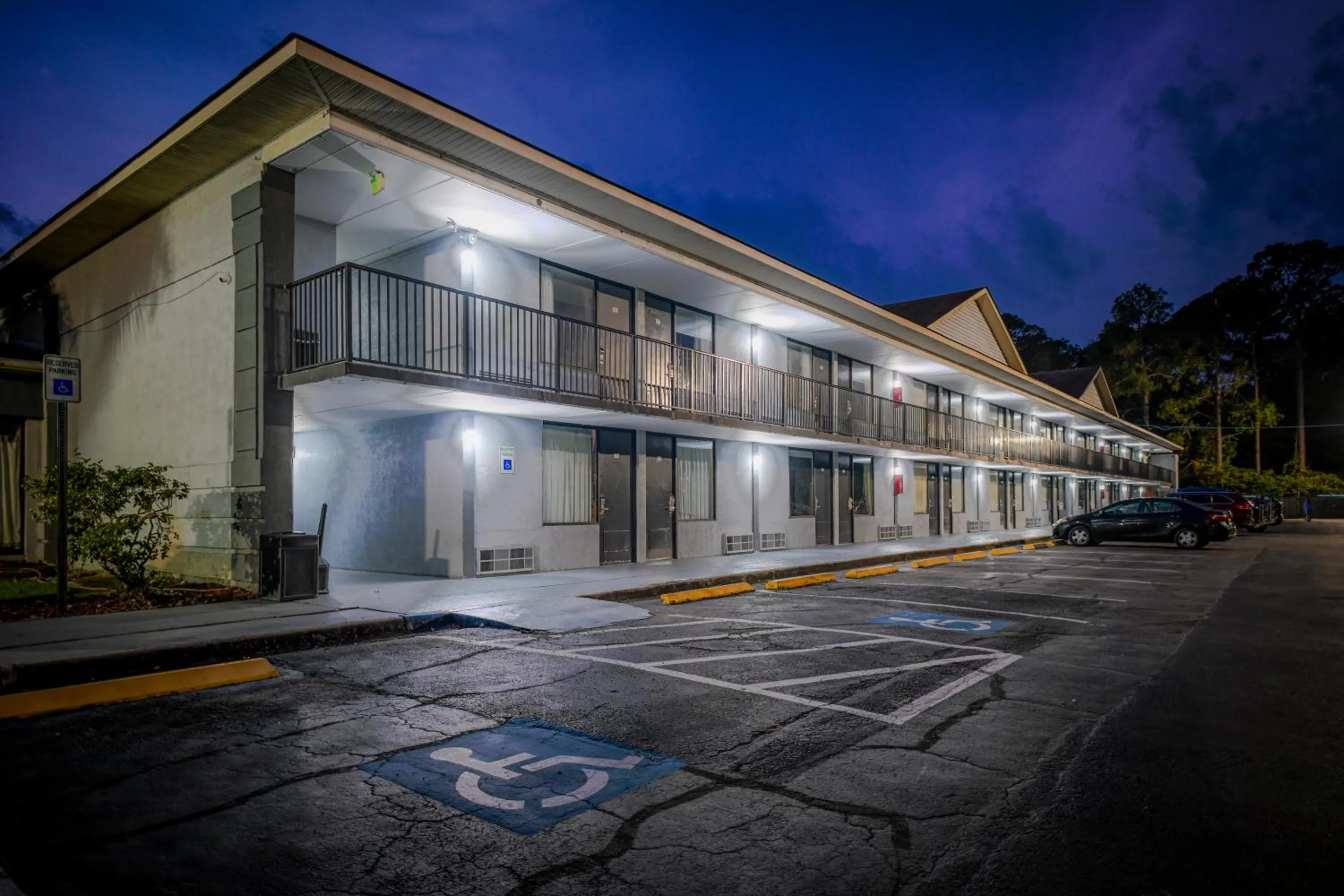 Property building in Super 8 by Wyndham Hardeeville - Savannah North