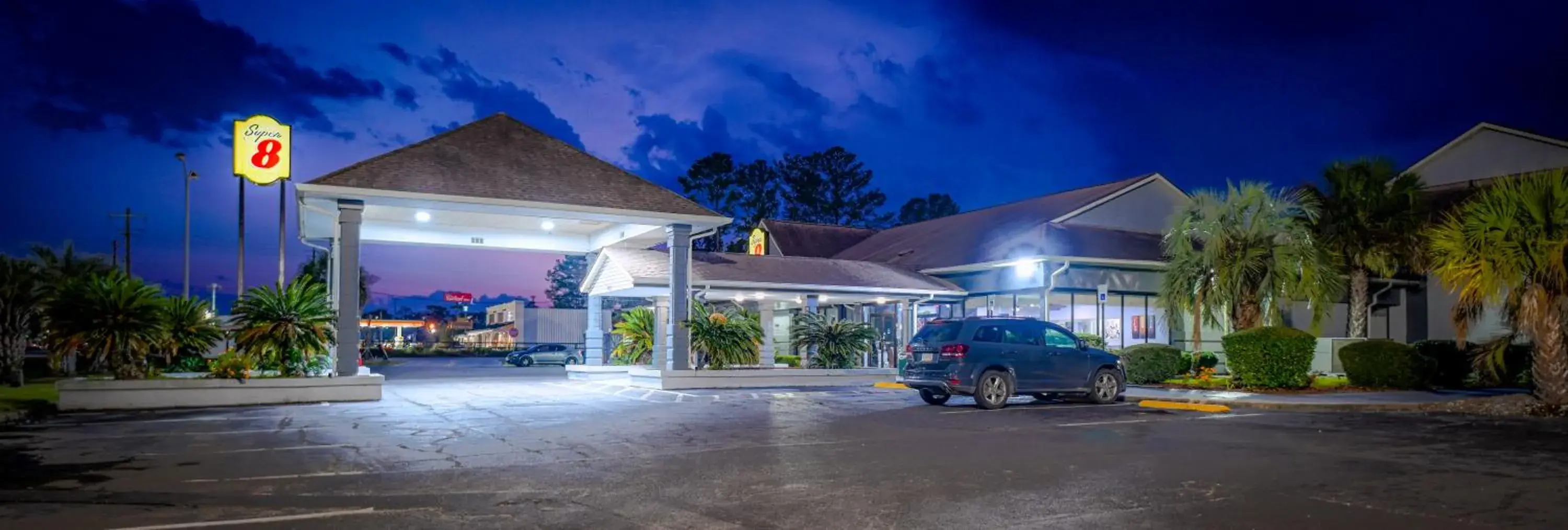 Property building in Super 8 by Wyndham Hardeeville - Savannah North Property building in Super 8 by Wyndham Hardeeville - Savannah North