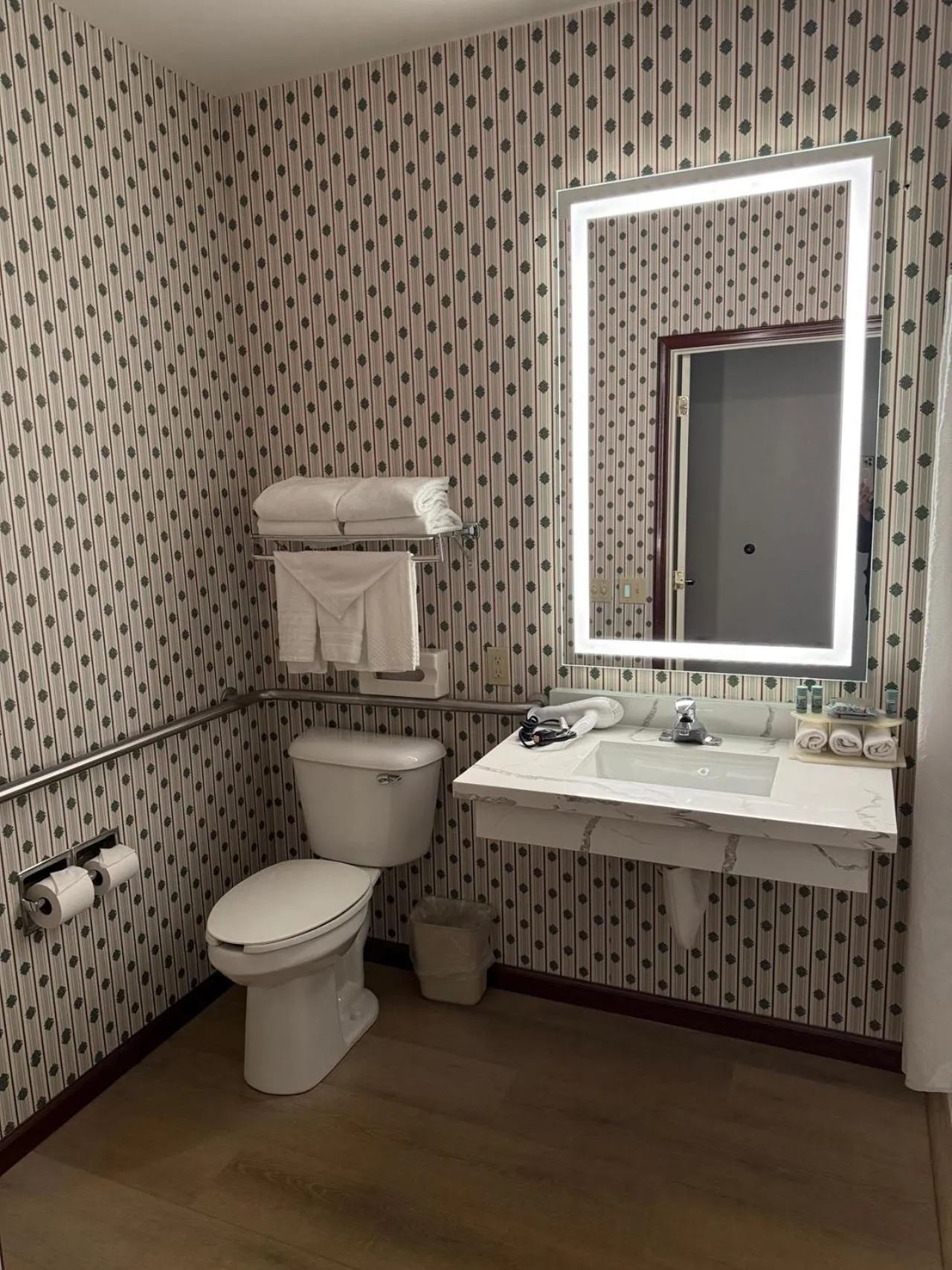 Property building in Evergreen Inn & Suites