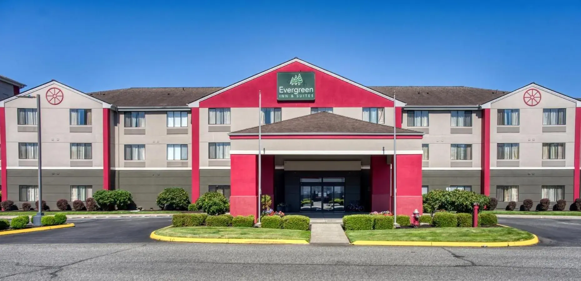 Facade/entrance in Evergreen Inn & Suites Facade/entrance in Evergreen Inn & Suites