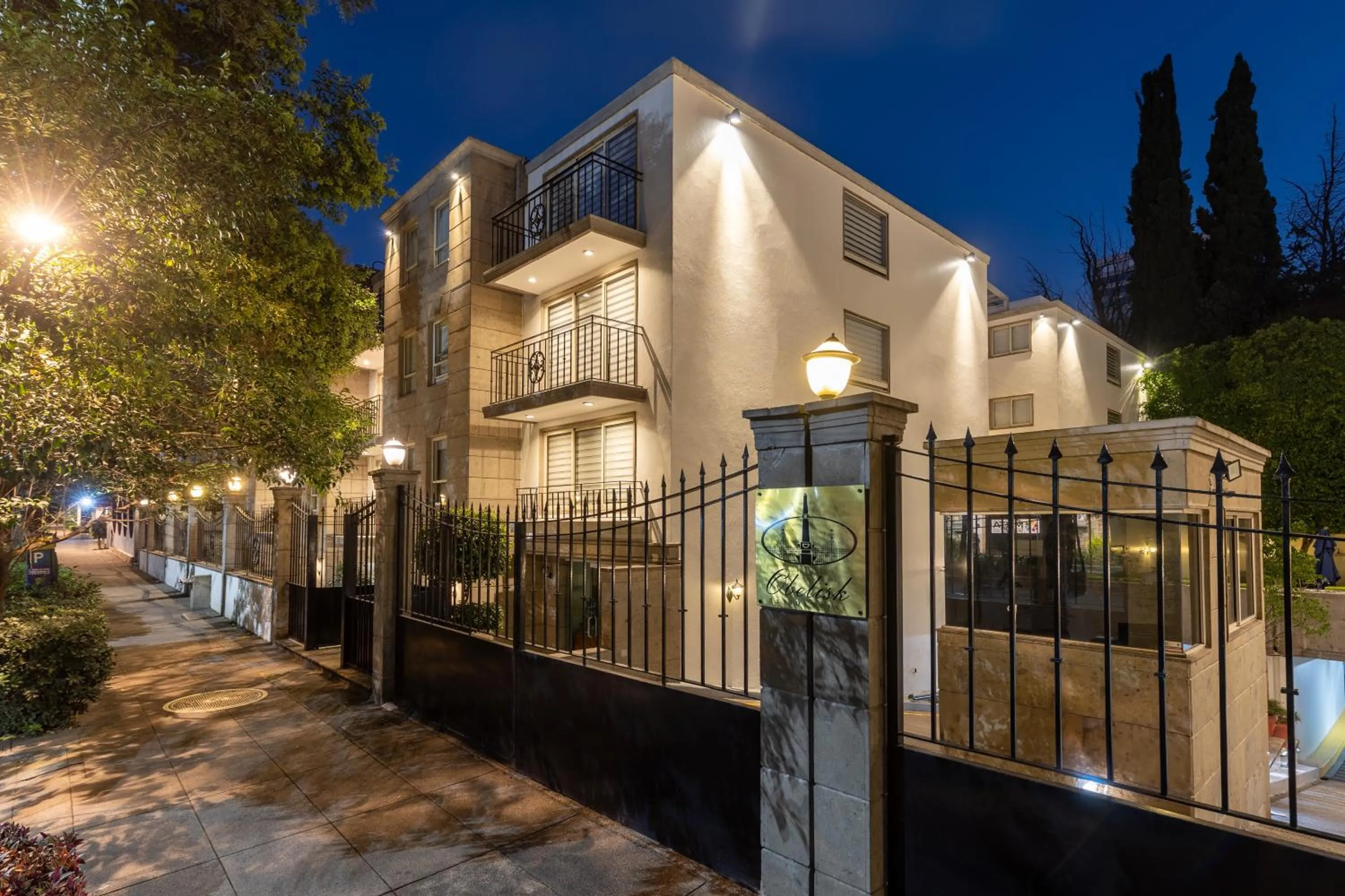 Facade/entrance in Suites Obelisk