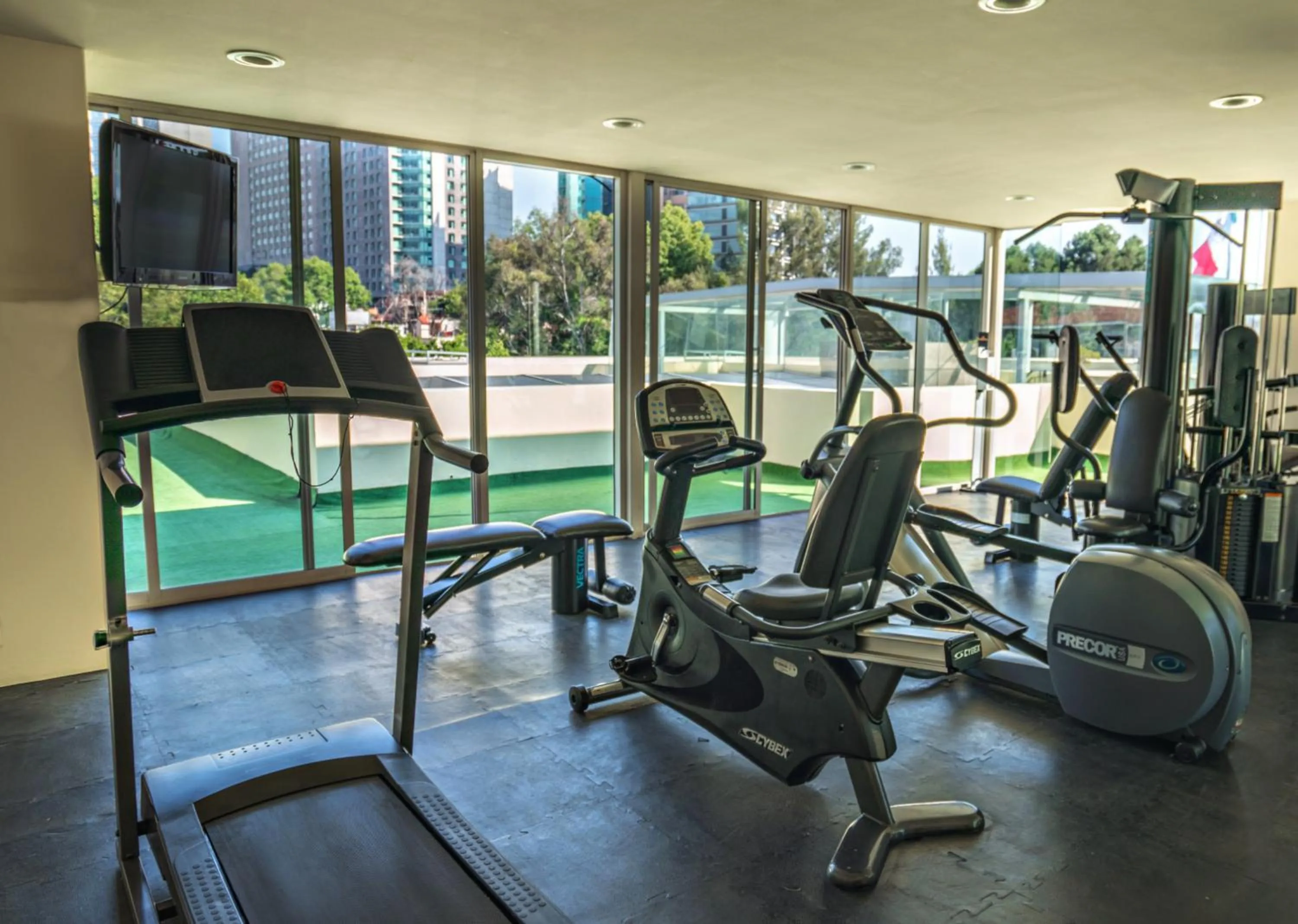 Fitness centre/facilities in Suites Obelisk