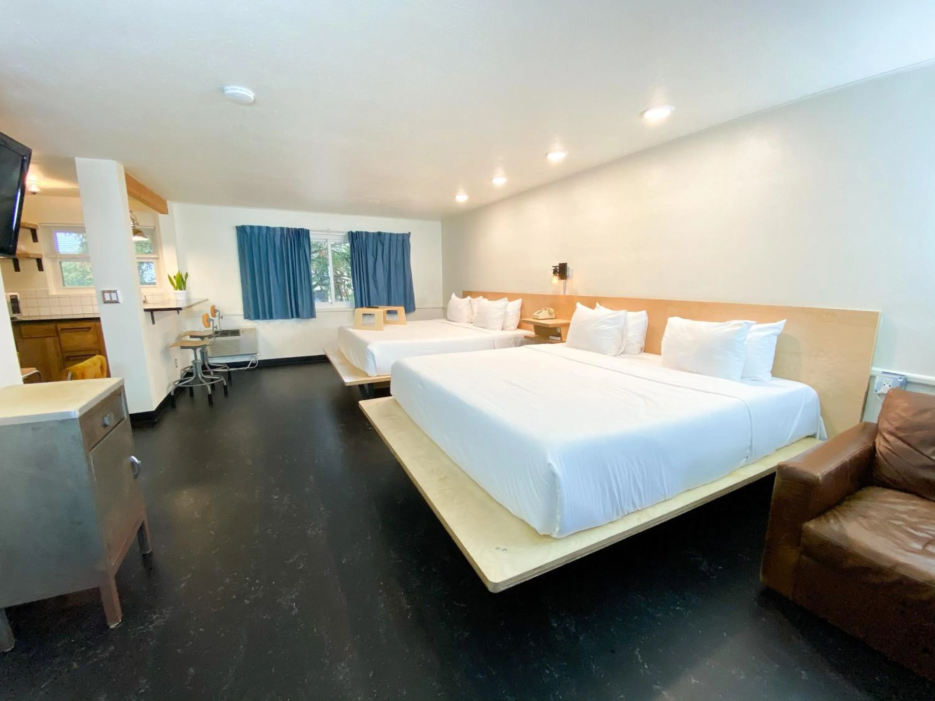 Photo of the whole room, Bed in Hotel Corvallis