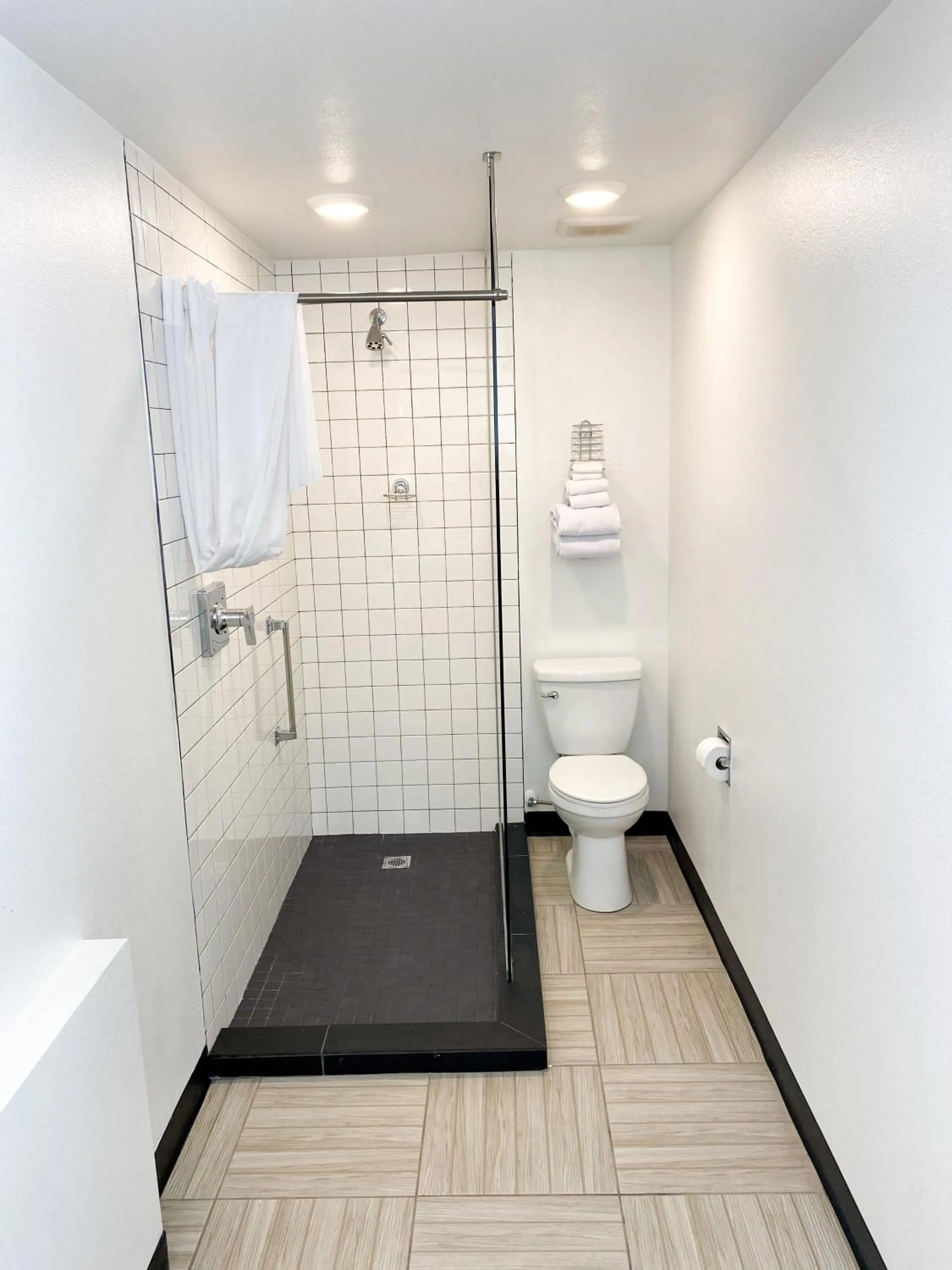 Shower in Hotel Corvallis