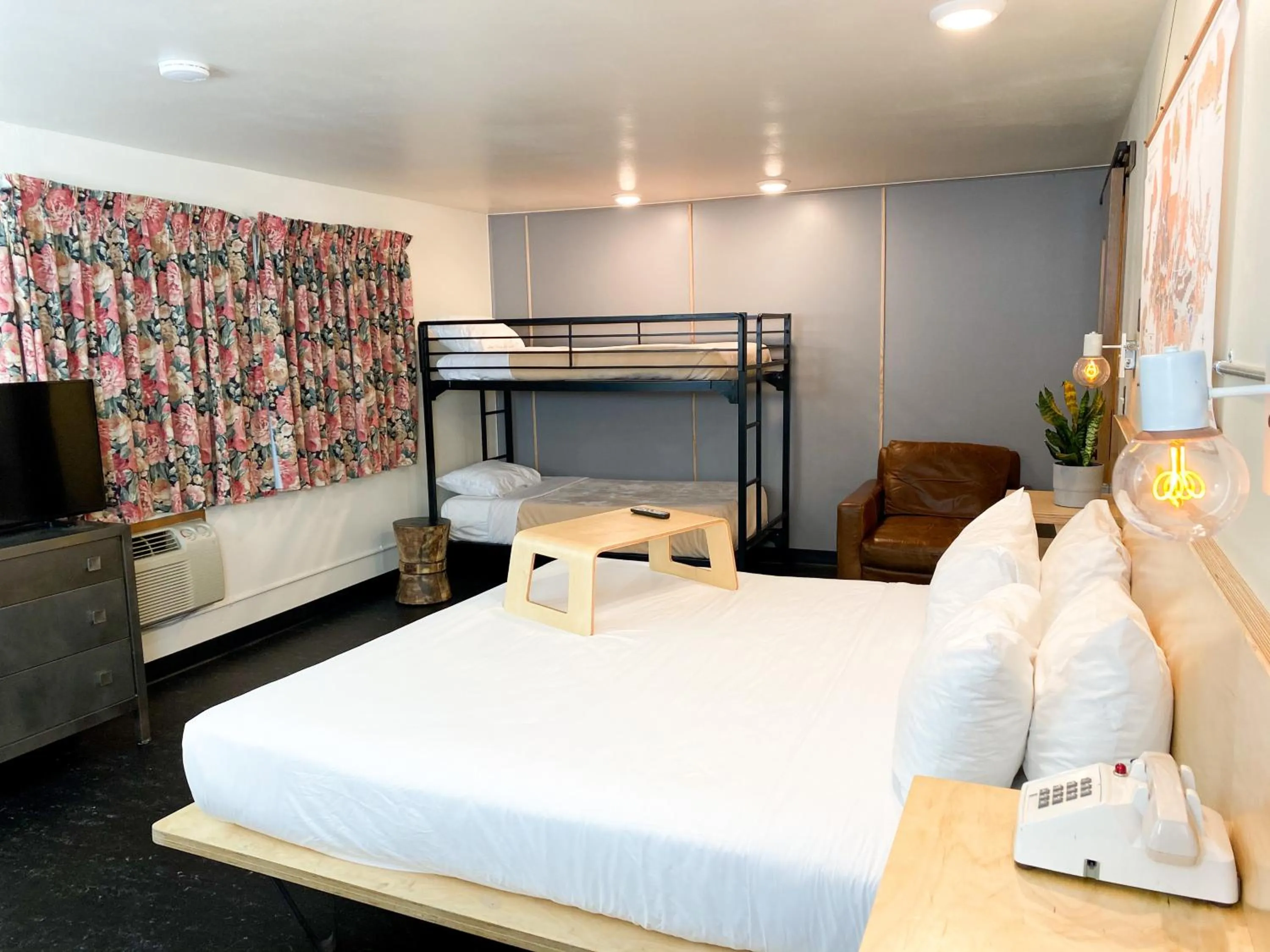 Bedroom, Bed in Hotel Corvallis