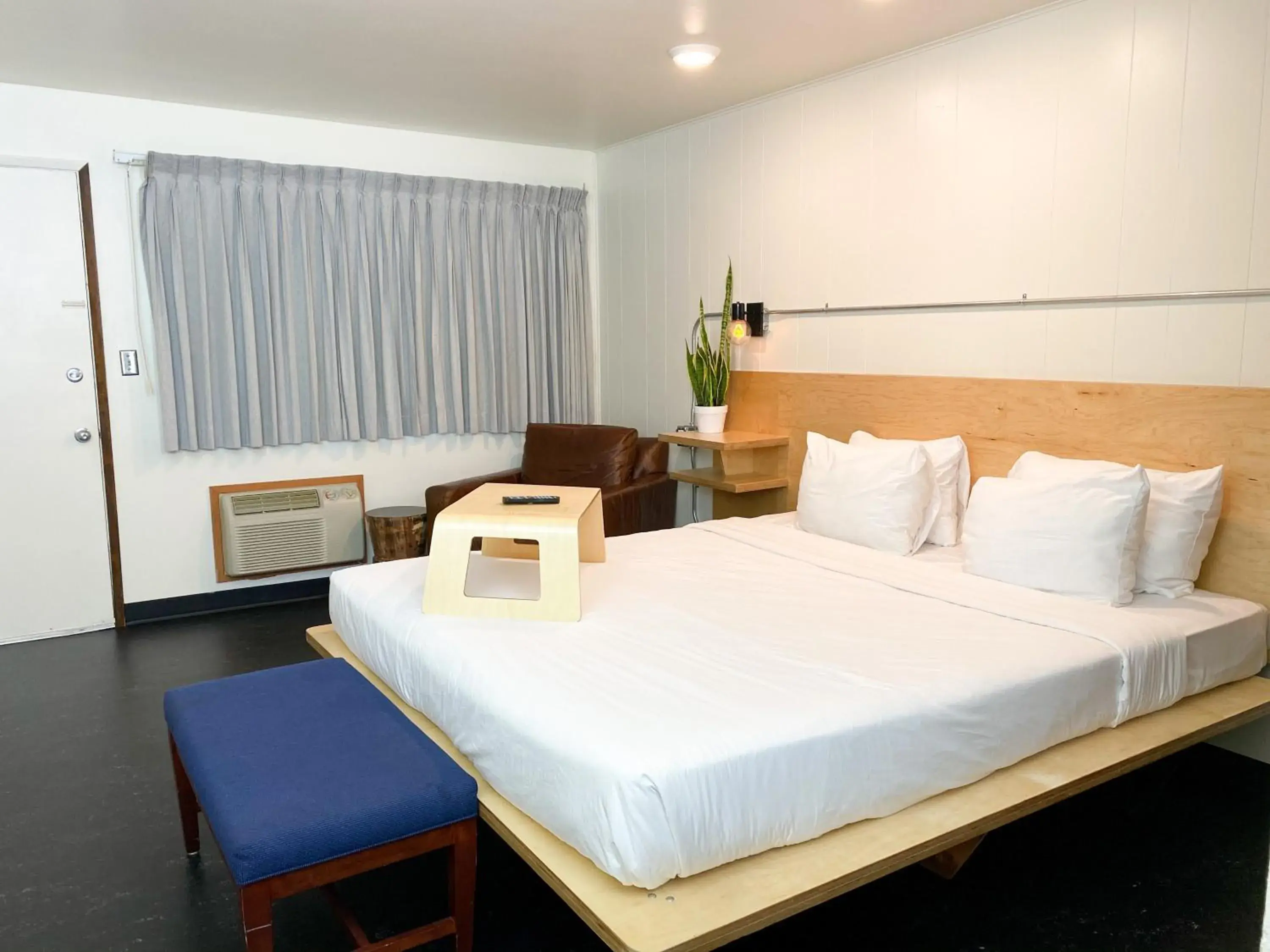 Photo of the whole room, Bed in Hotel Corvallis Photo of the whole room, Bed in Hotel Corvallis