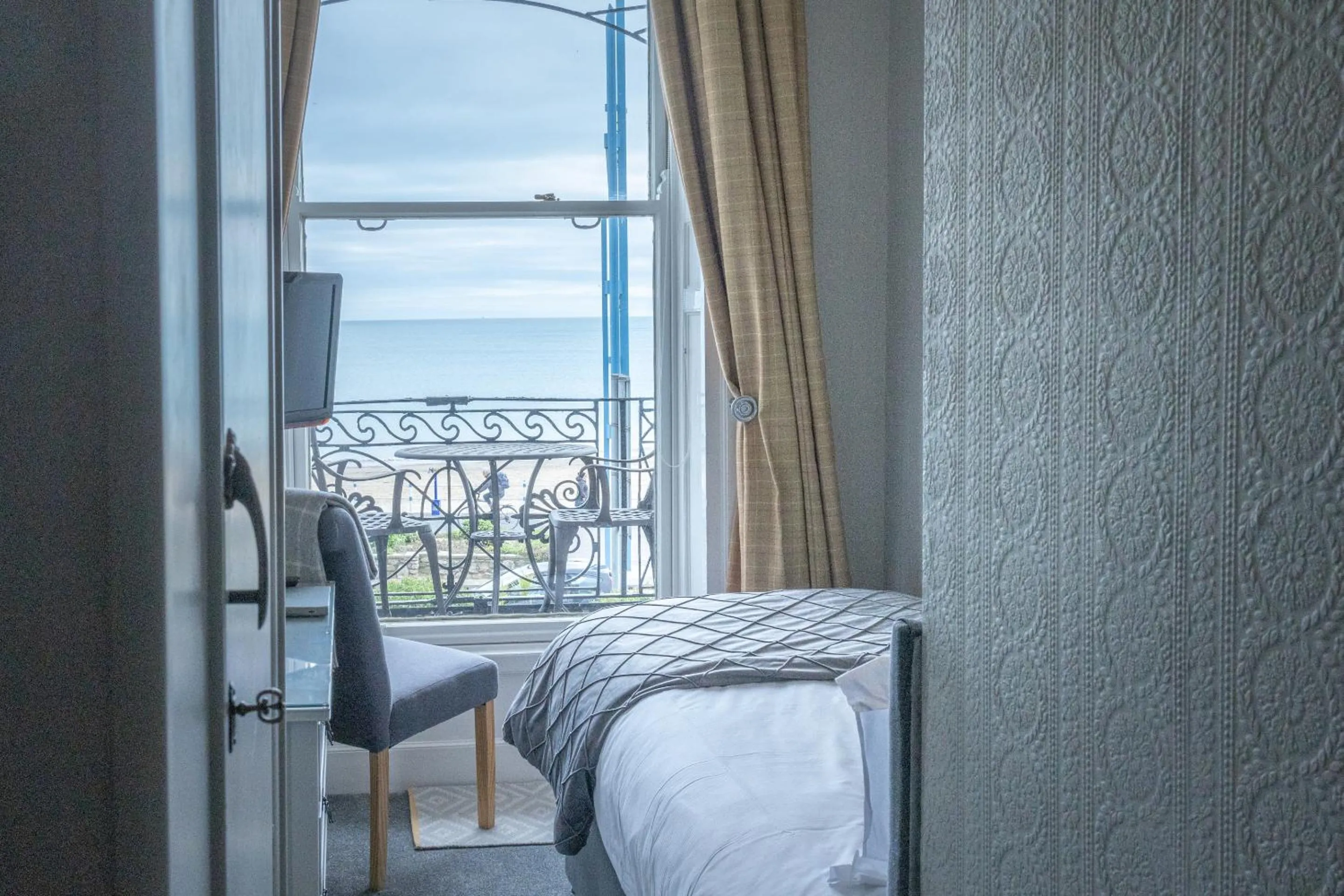 Bedroom, Bed in Gloucester House