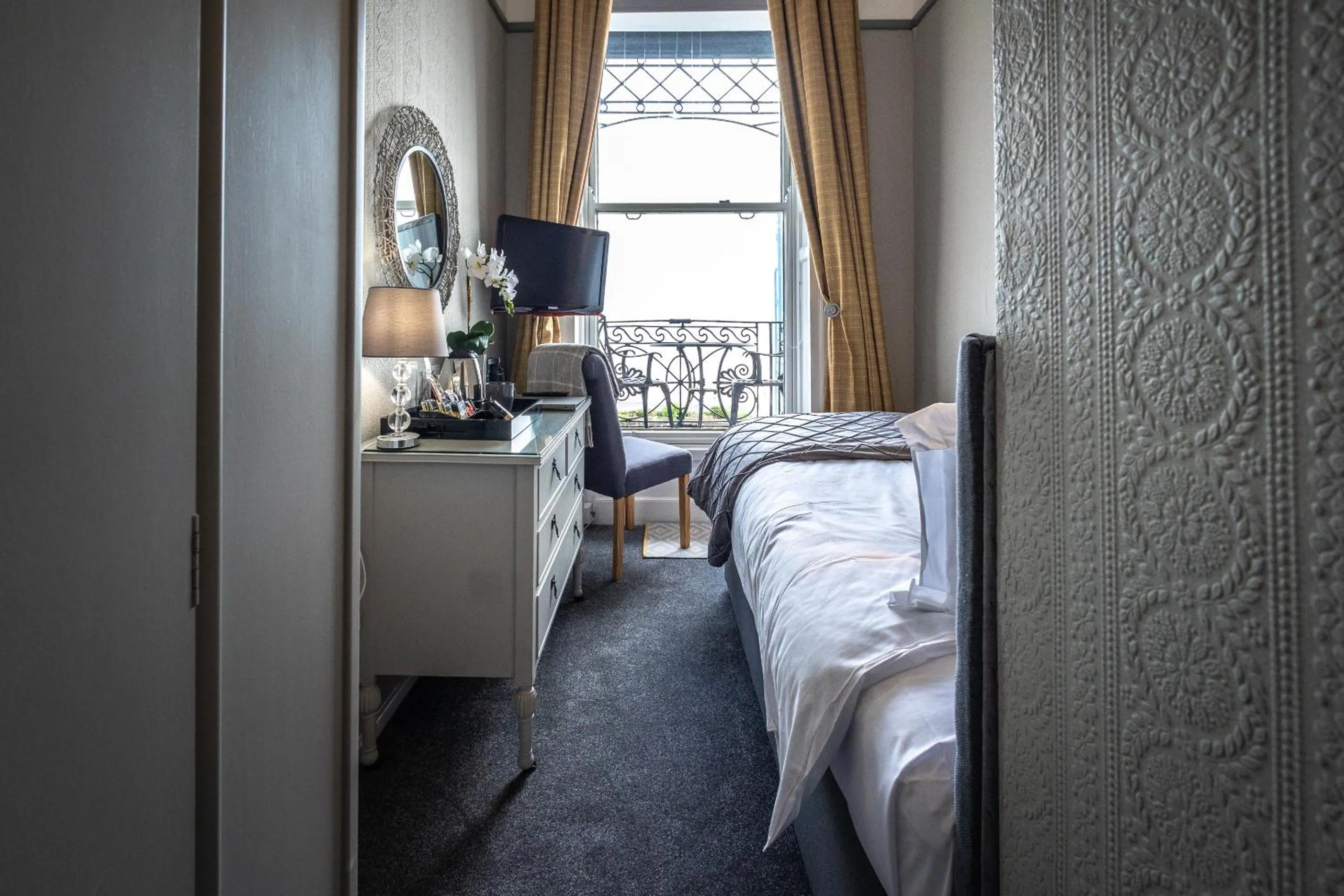 Bedroom, Bed in Gloucester House