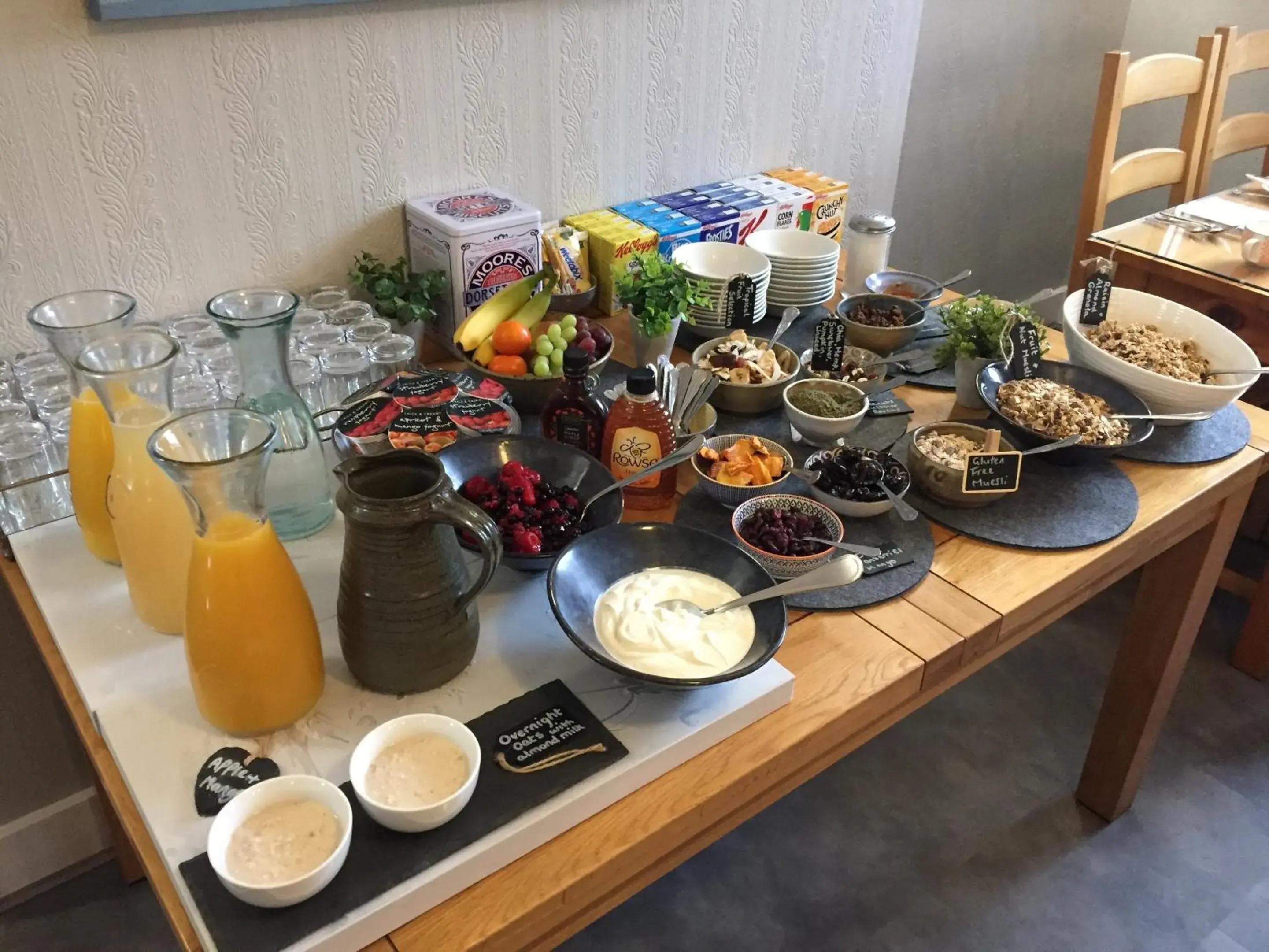 Food and drinks in Gloucester House Food and drinks in Gloucester House