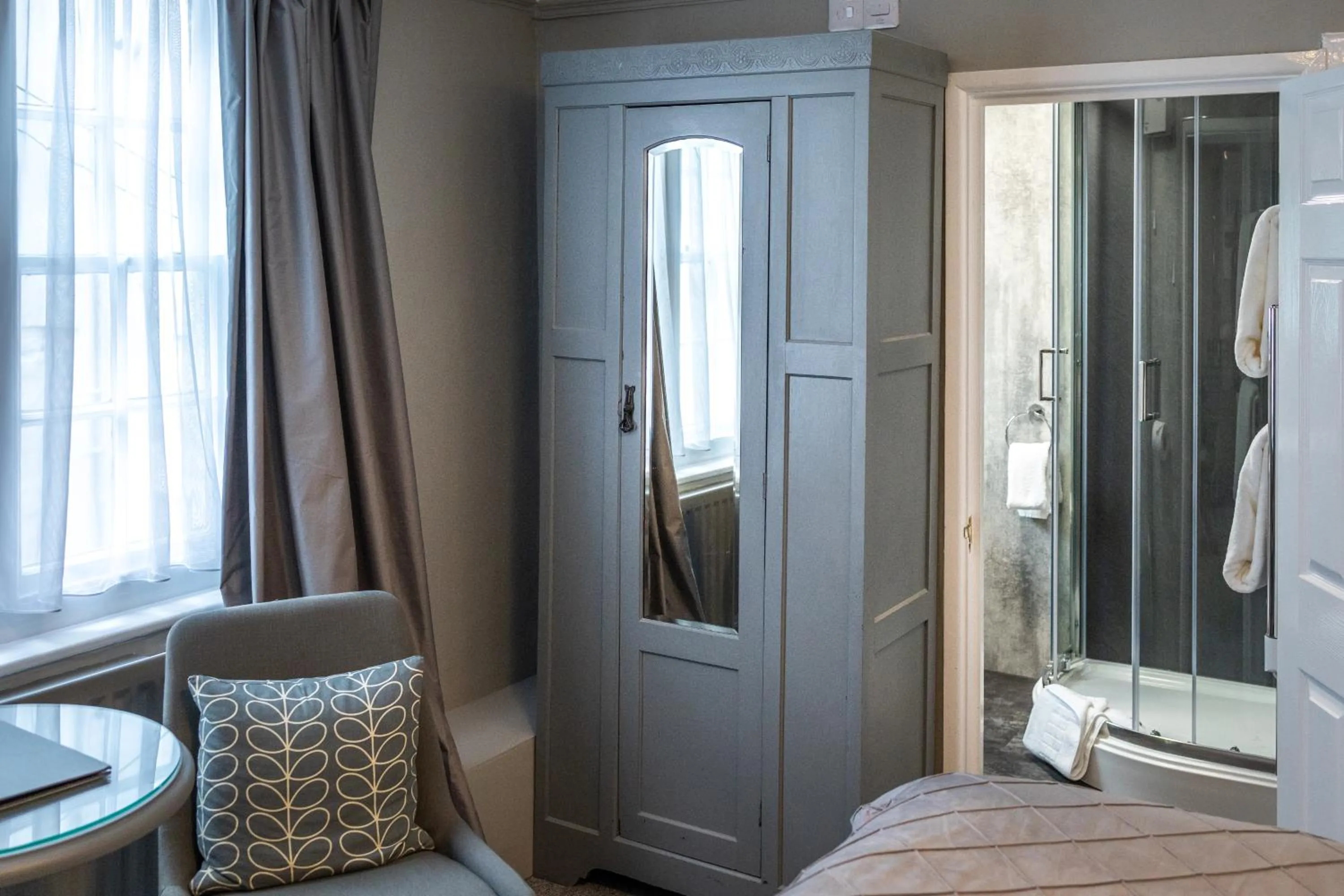 Bedroom, Bed in Gloucester House