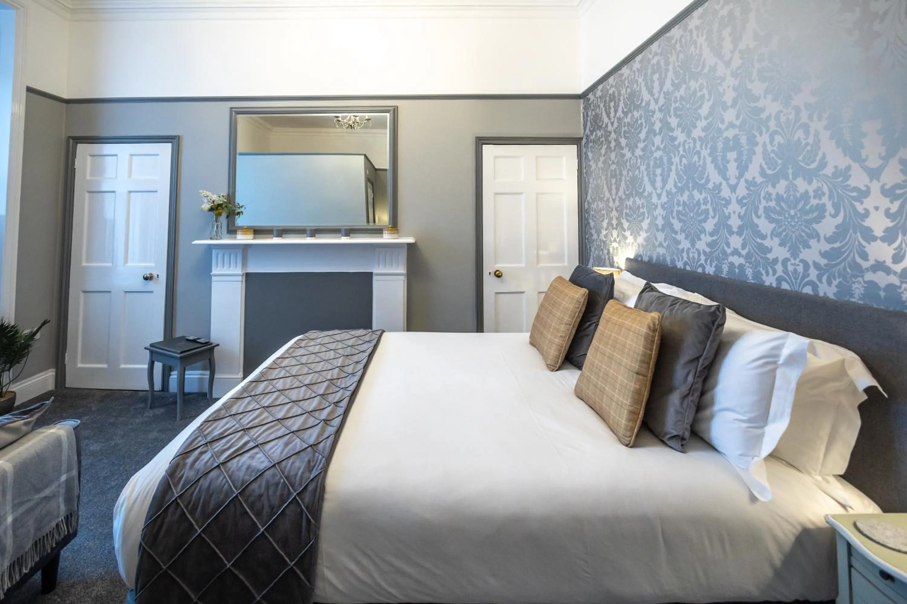 Bedroom, Bed in Gloucester House