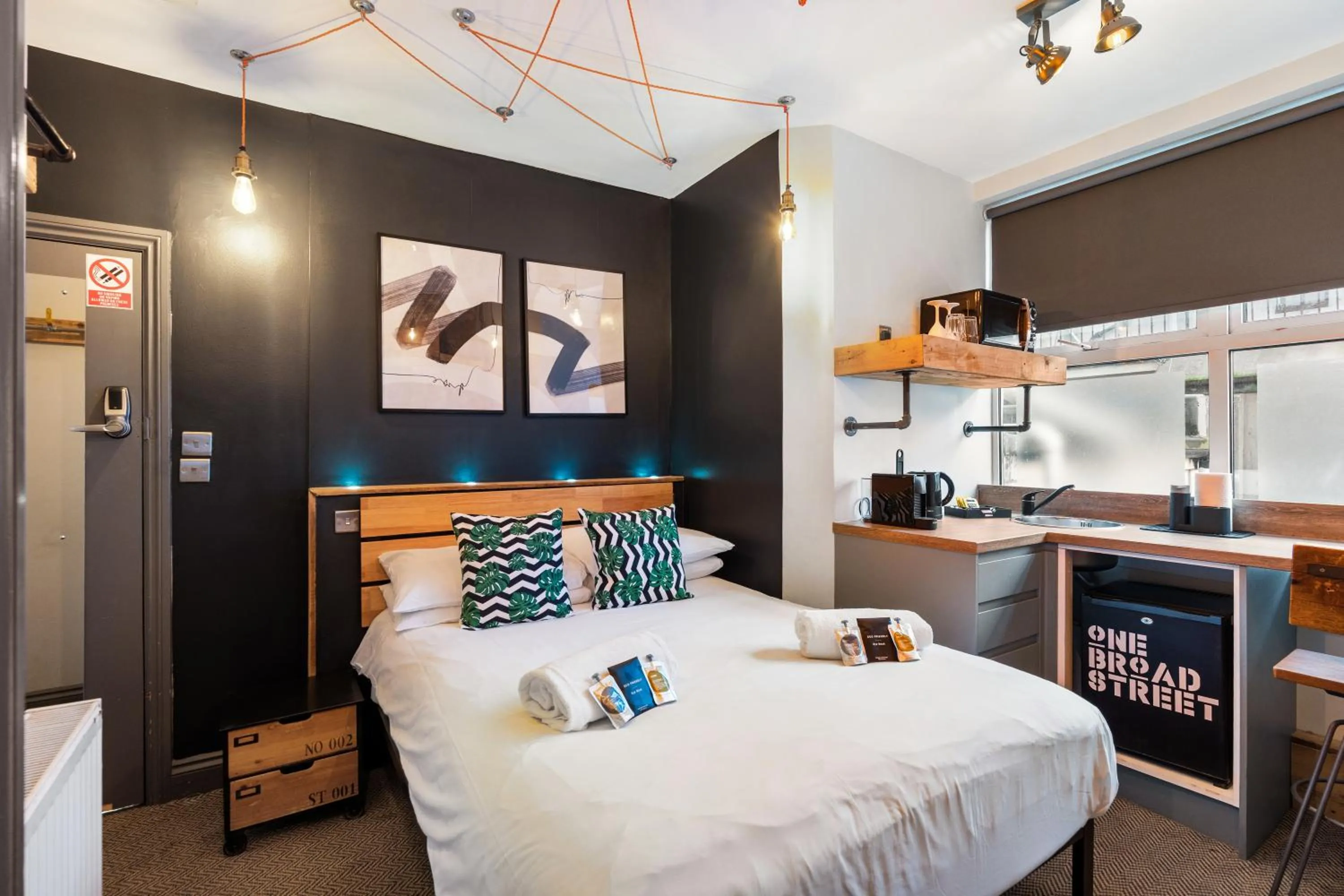 Bed in One Broad Street