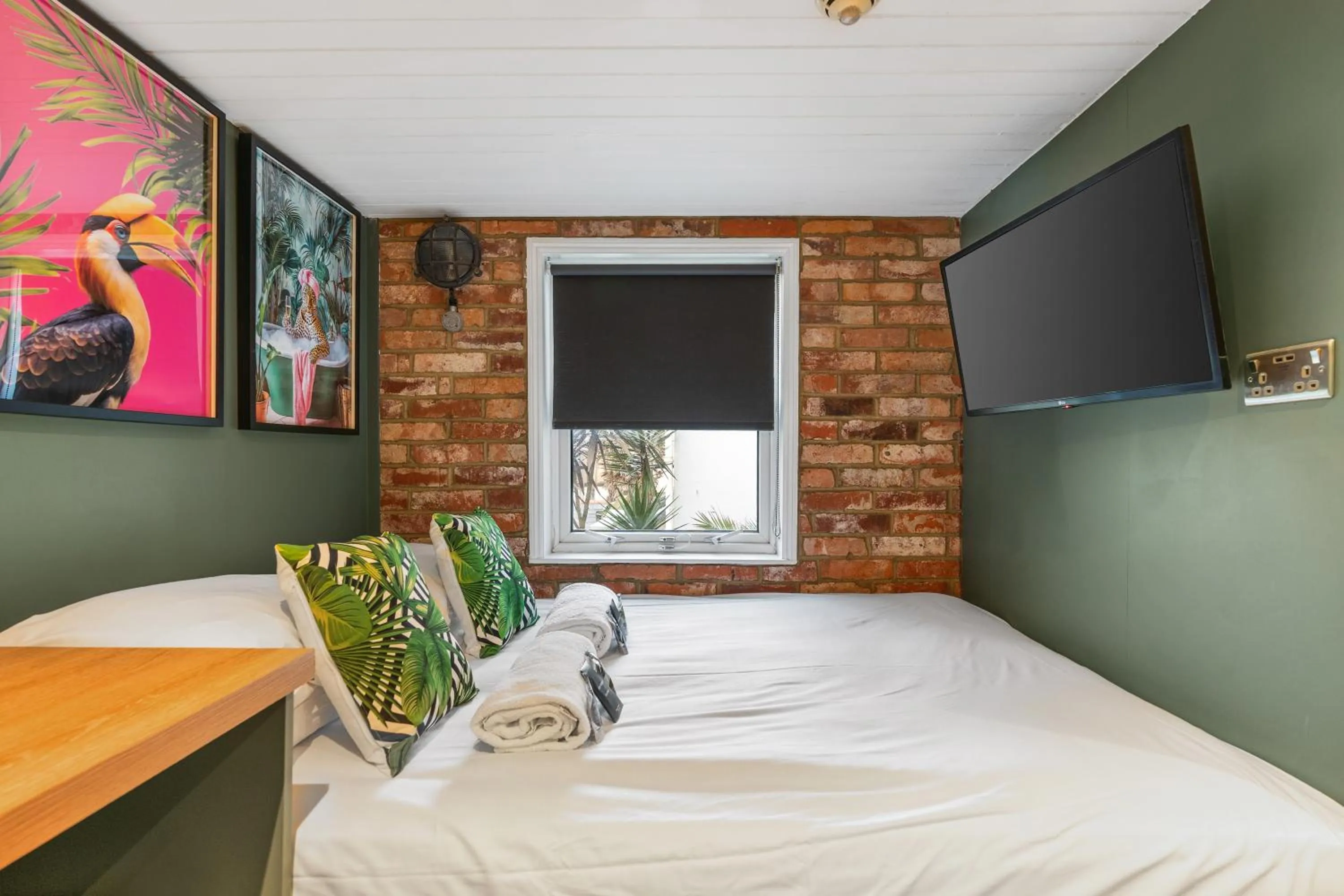 Bed in One Broad Street