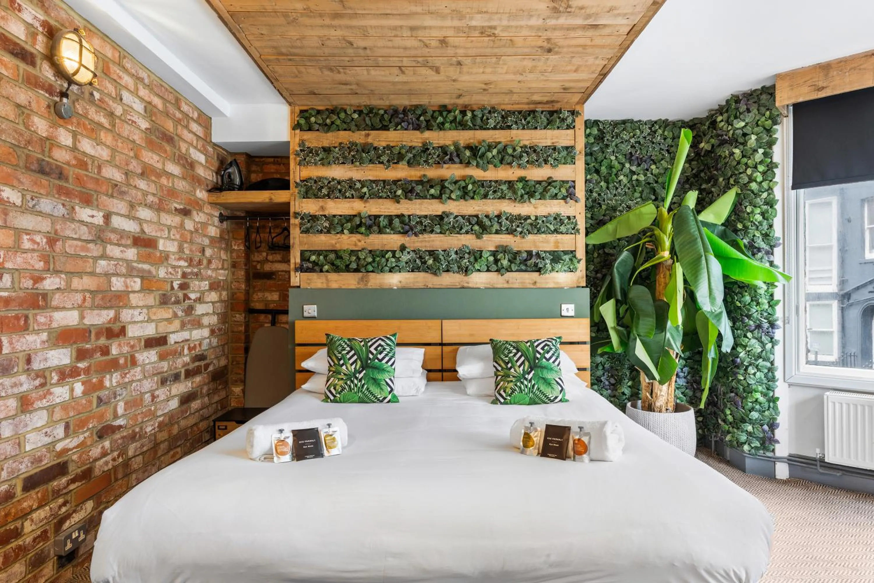 Bed in One Broad Street