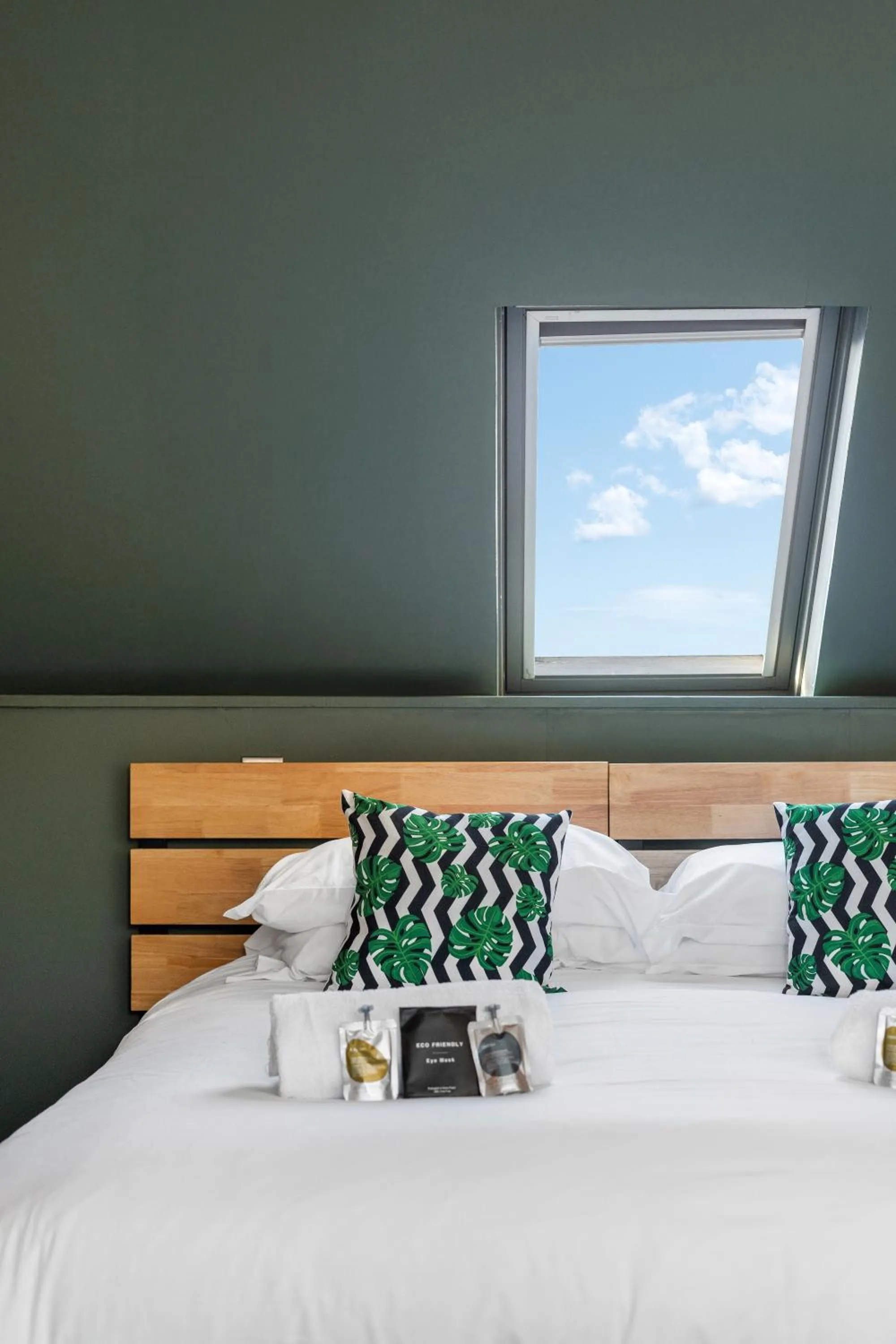 Bed in One Broad Street