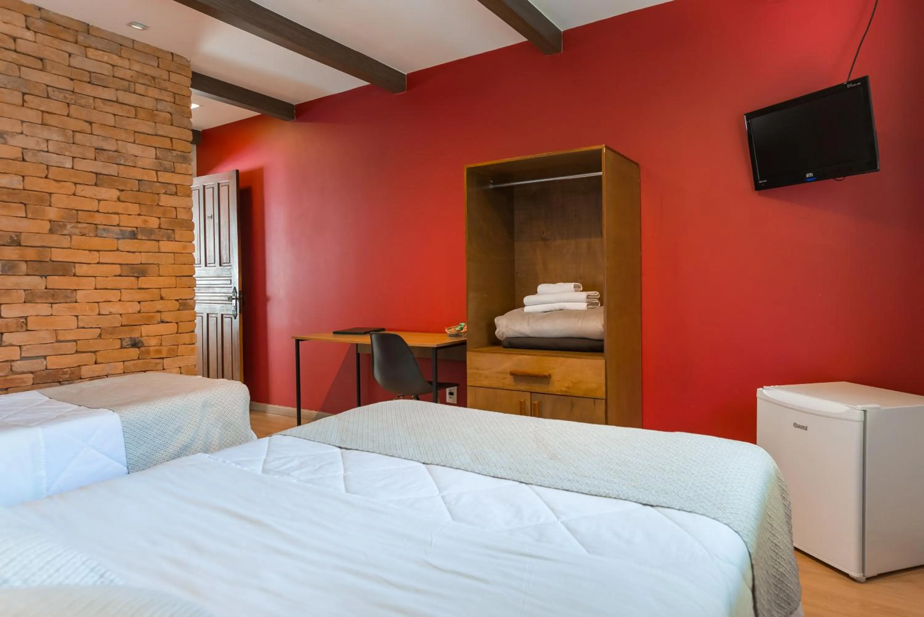 Bedroom, Bed in Hotel Serra Everest