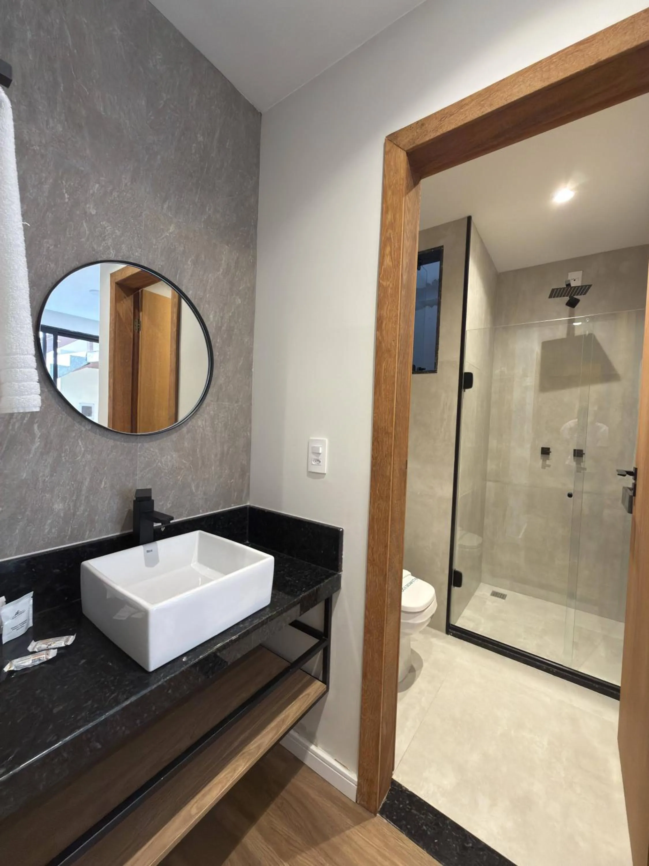 Shower in Hotel Serra Everest