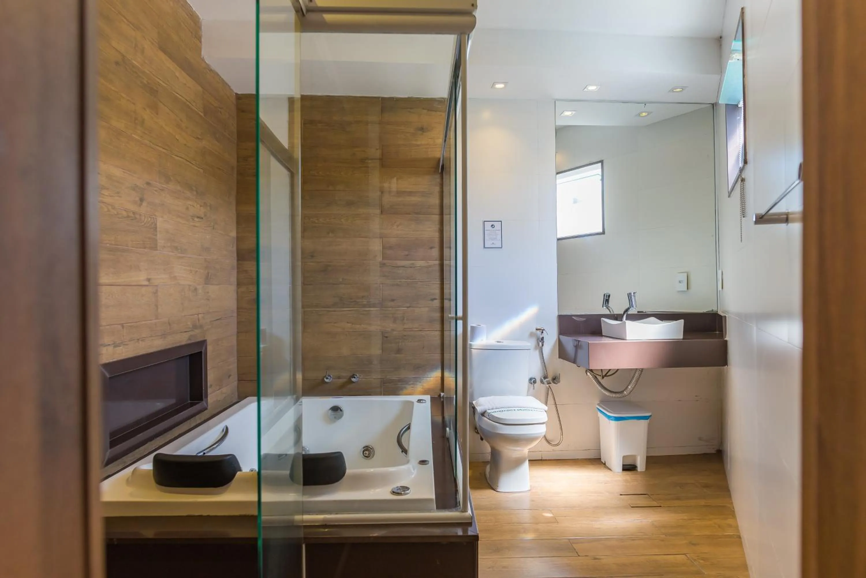 Hot Tub in Hotel Serra Everest