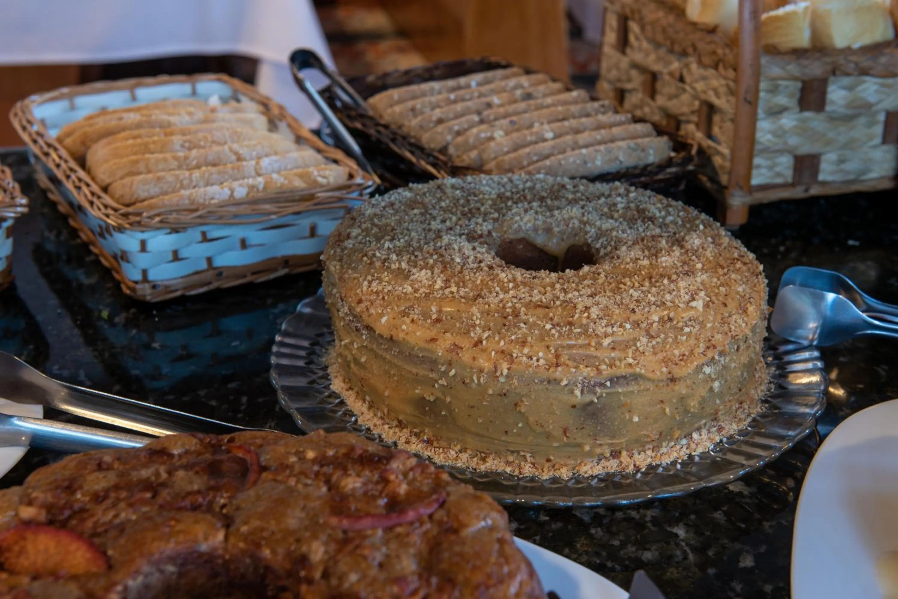 Food and drinks in Hotel Serra Everest