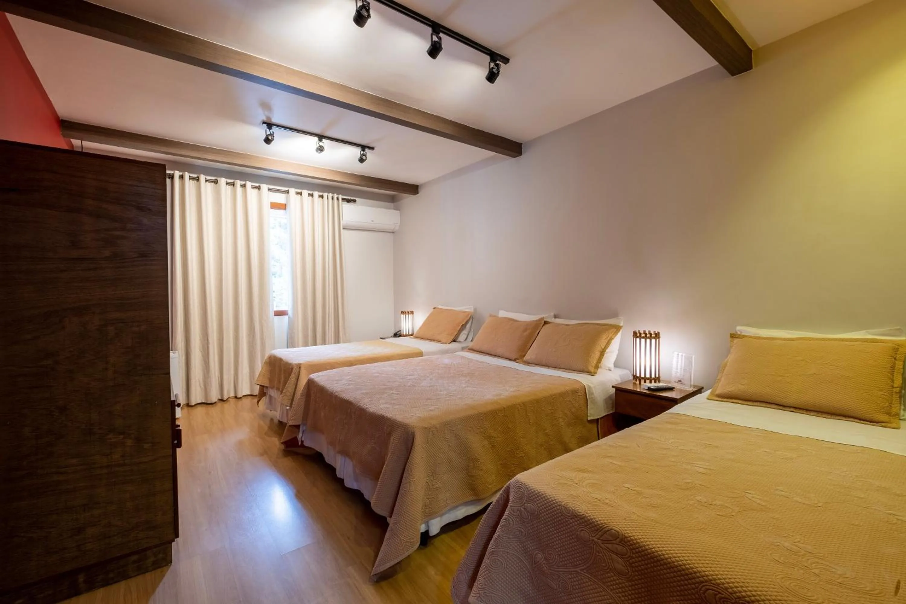 Bed in Hotel Serra Everest