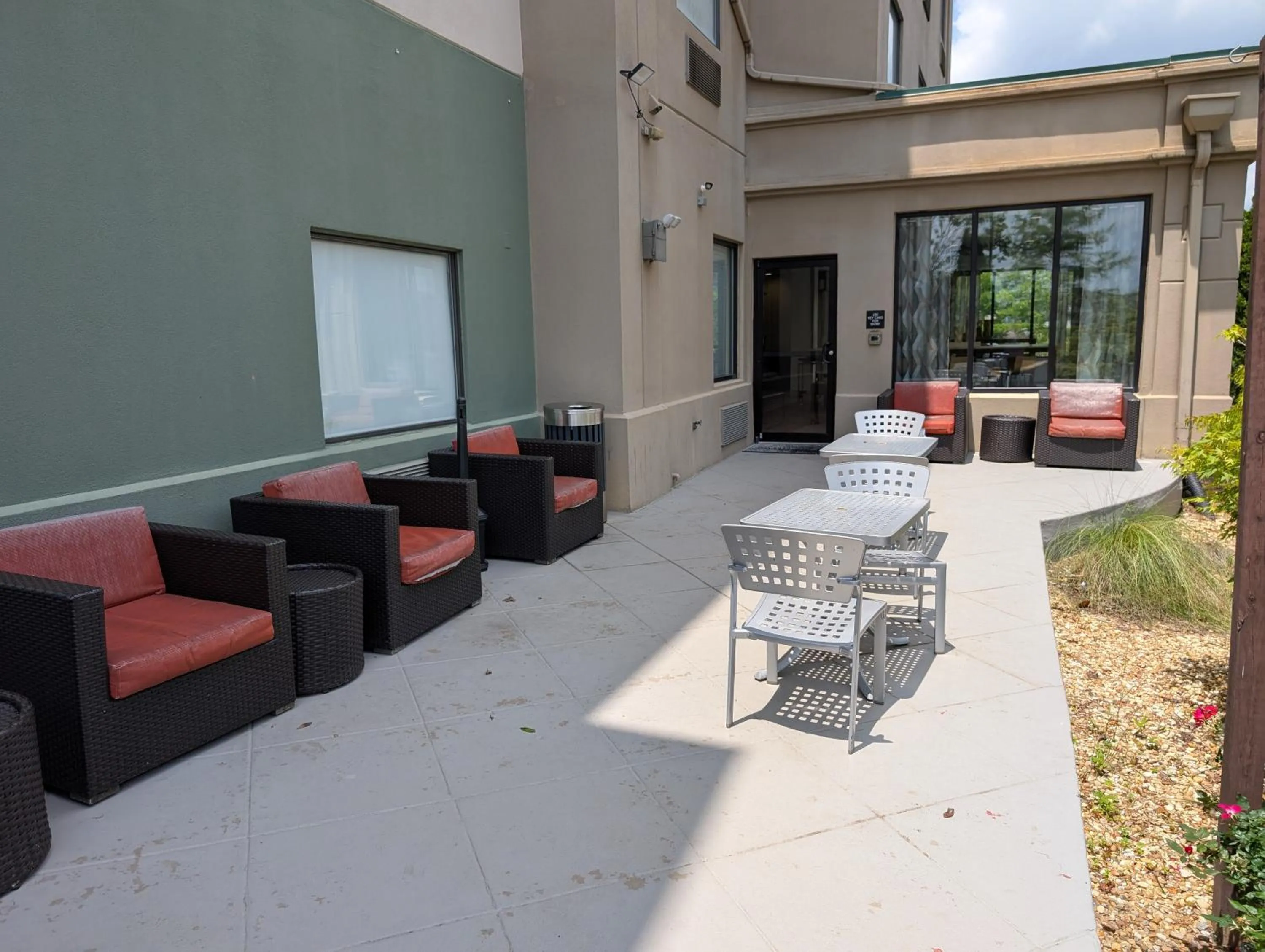 Patio in Sonesta Essential Columbus