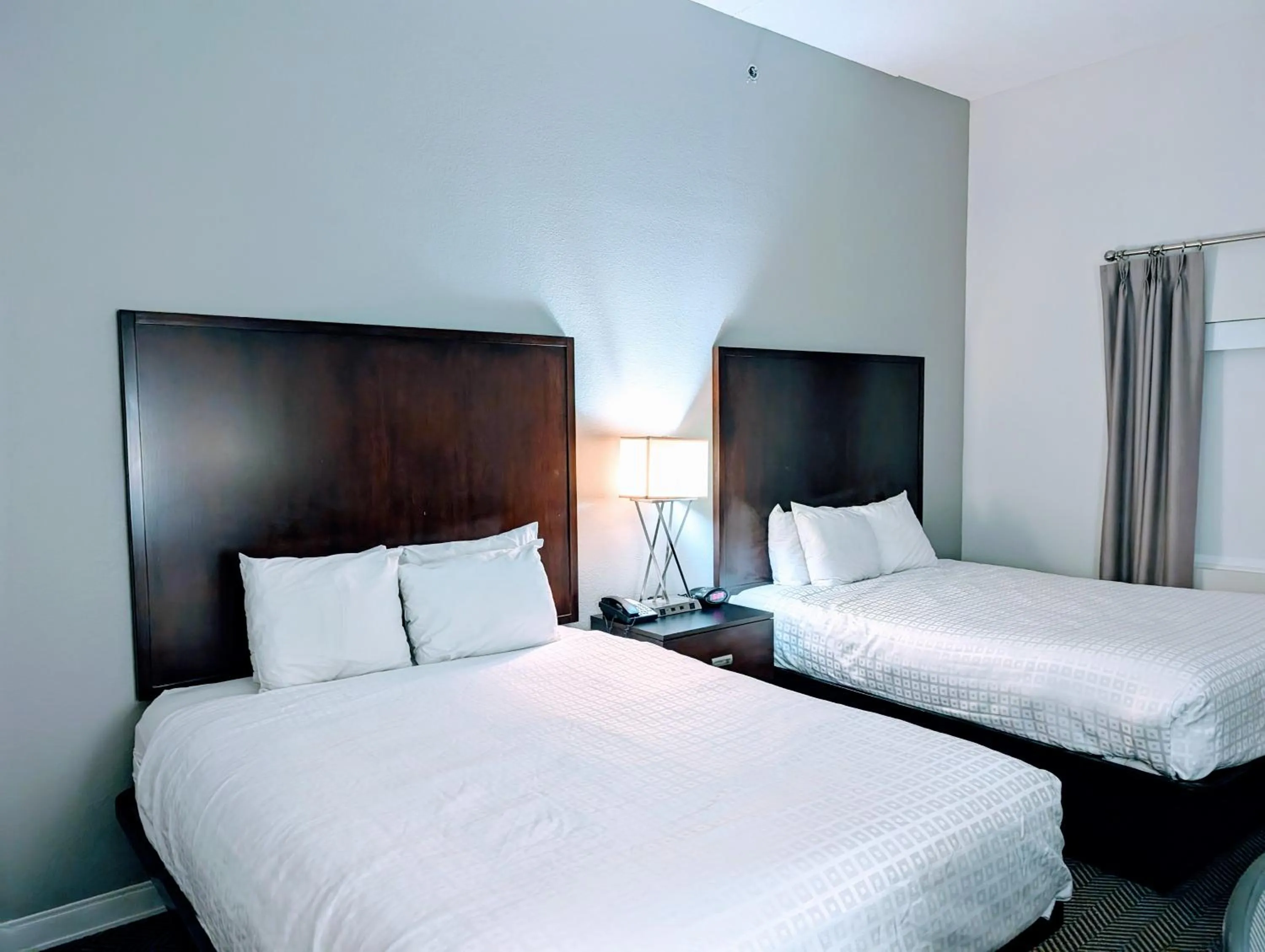 Bed in Sonesta Essential Columbus