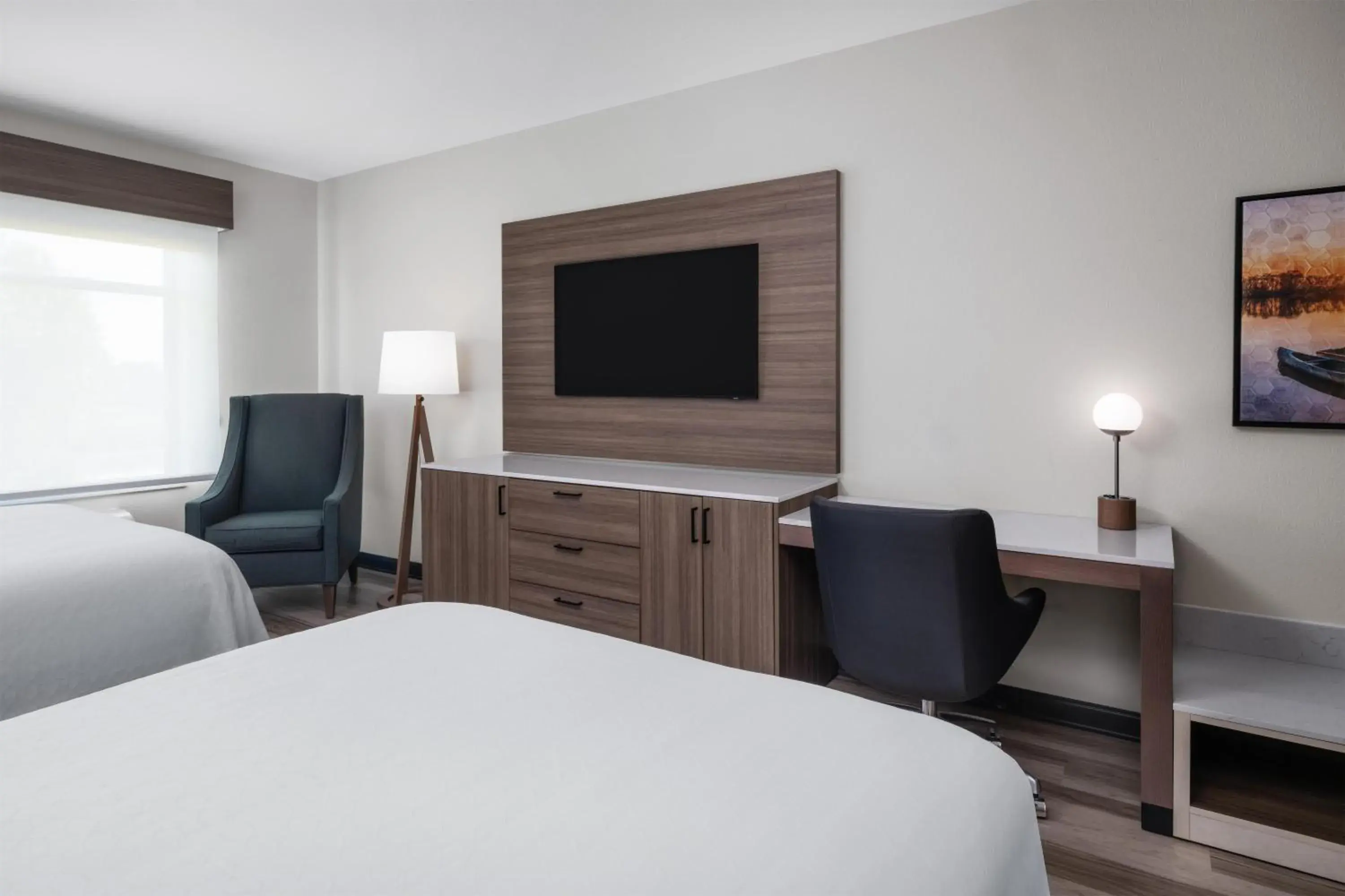 Bedroom, Bed in Best Western Premier Bridgewood Hotel Resort Bedroom, Bed in Best Western Premier Bridgewood Hotel Resort