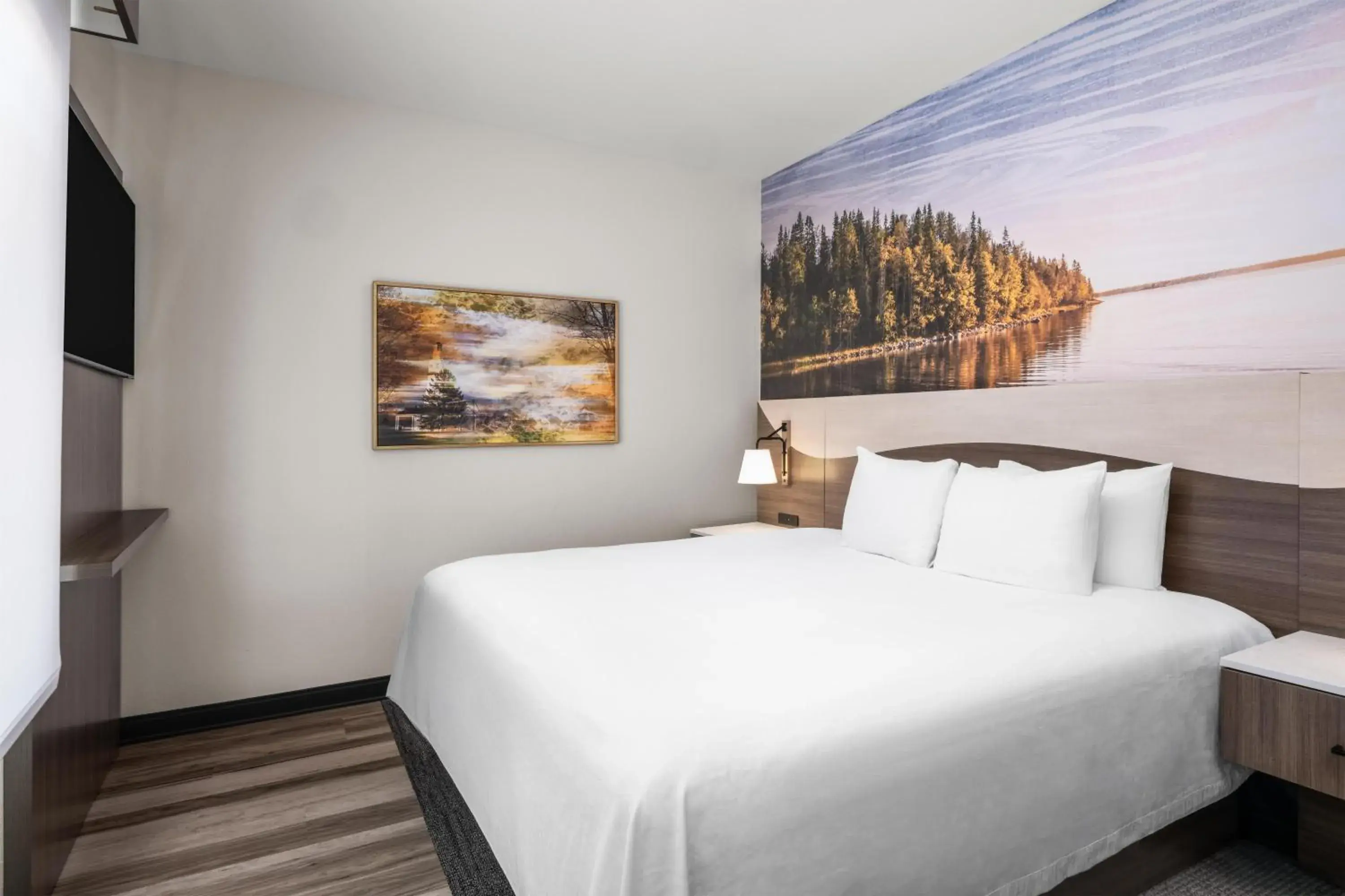 Bedroom, Bed in Best Western Premier Bridgewood Hotel Resort Bedroom, Bed in Best Western Premier Bridgewood Hotel Resort