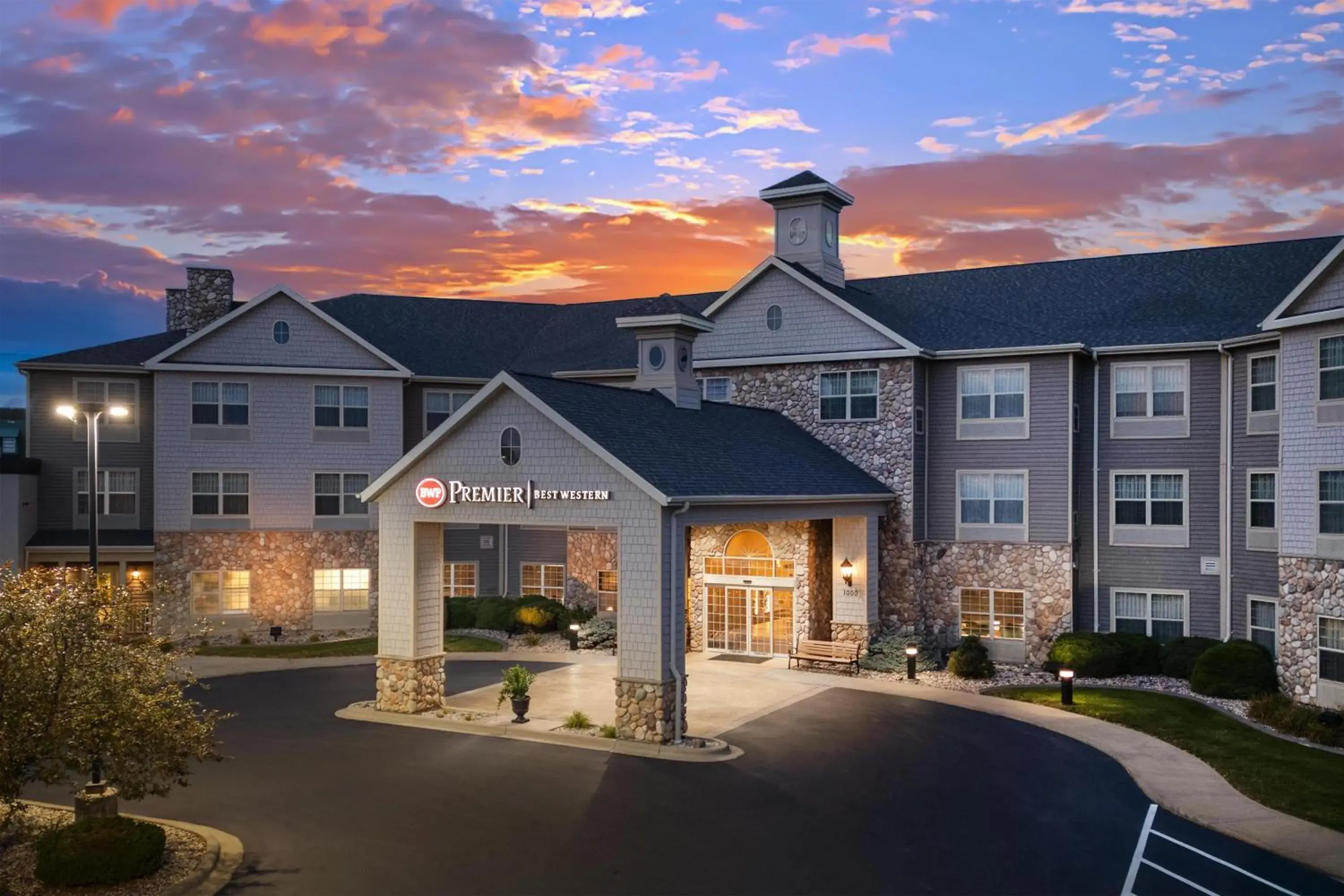 Property building in Best Western Premier Bridgewood Hotel Resort Property building in Best Western Premier Bridgewood Hotel Resort