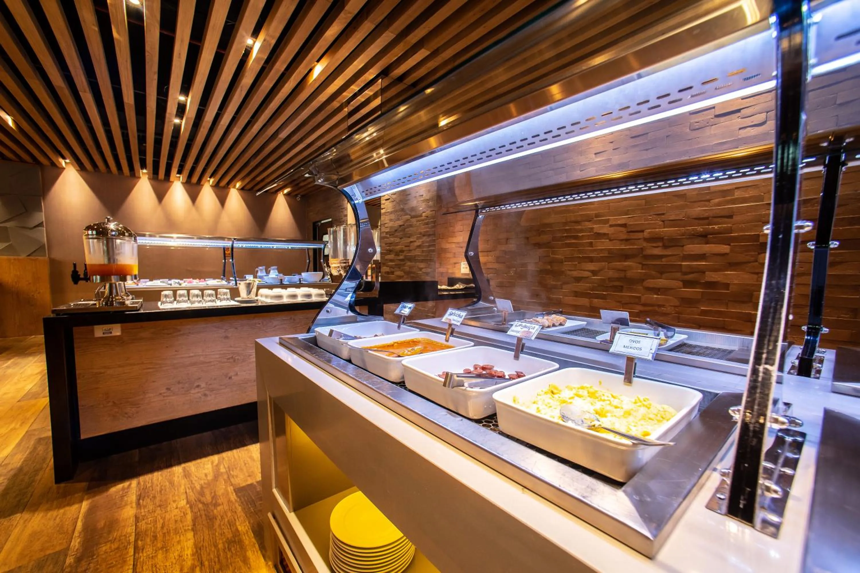 Breakfast in Paradiso Macae Hotel