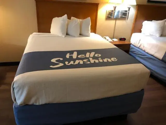 Bed in Days Inn By Wyndham Phenix City Near Fort Moore Bed in Days Inn By Wyndham Phenix City Near Fort Moore
